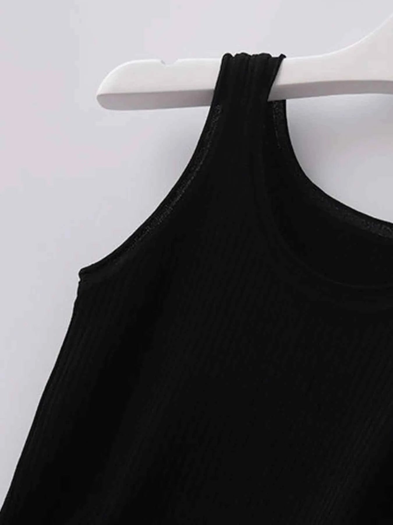Plus Size Ribbed Knit Scoop Neck Tank Top db9f071e-923b-4a86-8984-165ad78c5560-Max-Origin