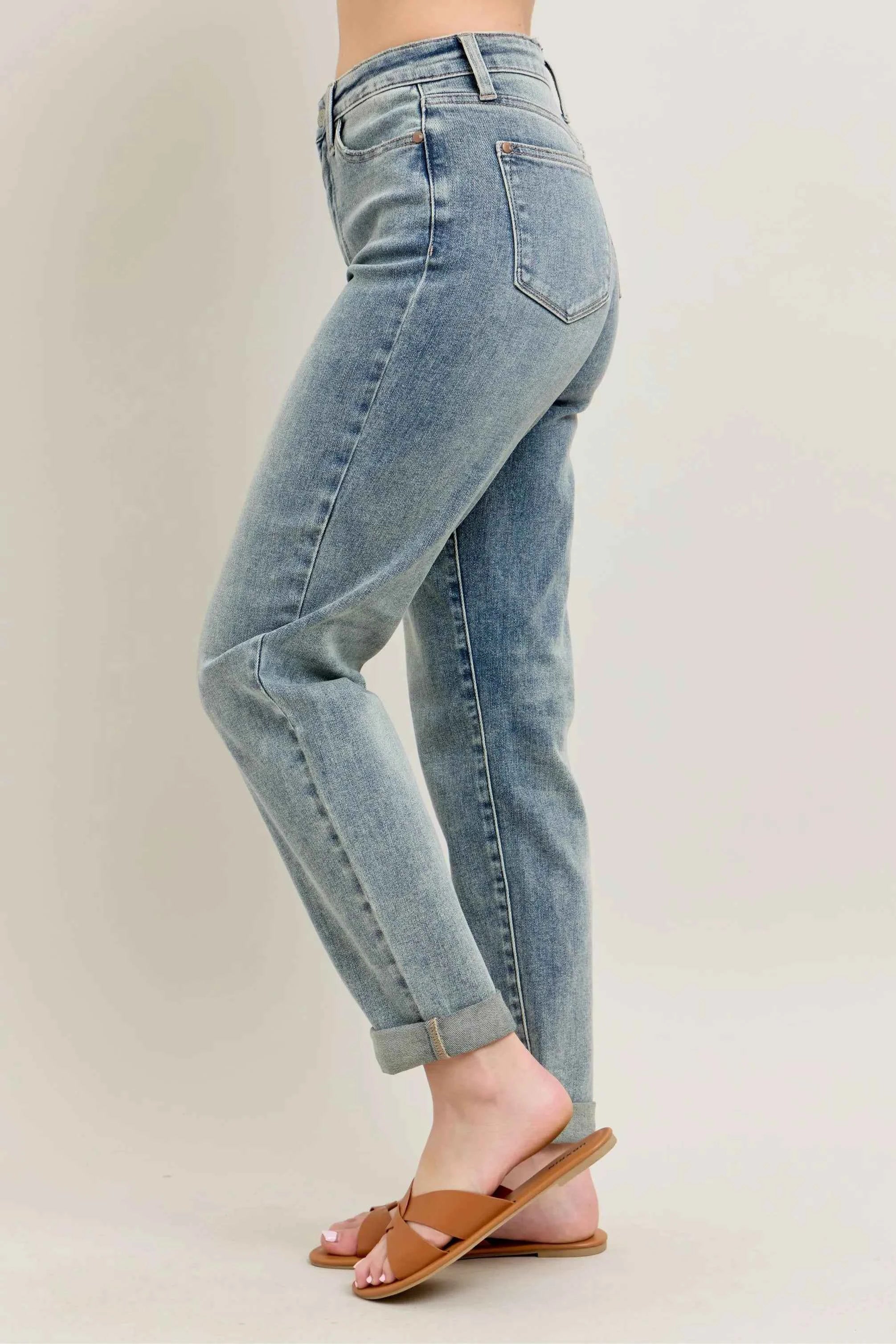 Judy Blue Full Size Hw Vintage Wash Double Roll Cuff Bf Jeans Plus Size dba7f975da5249f9bc5c9523ed346750-Max-Origin