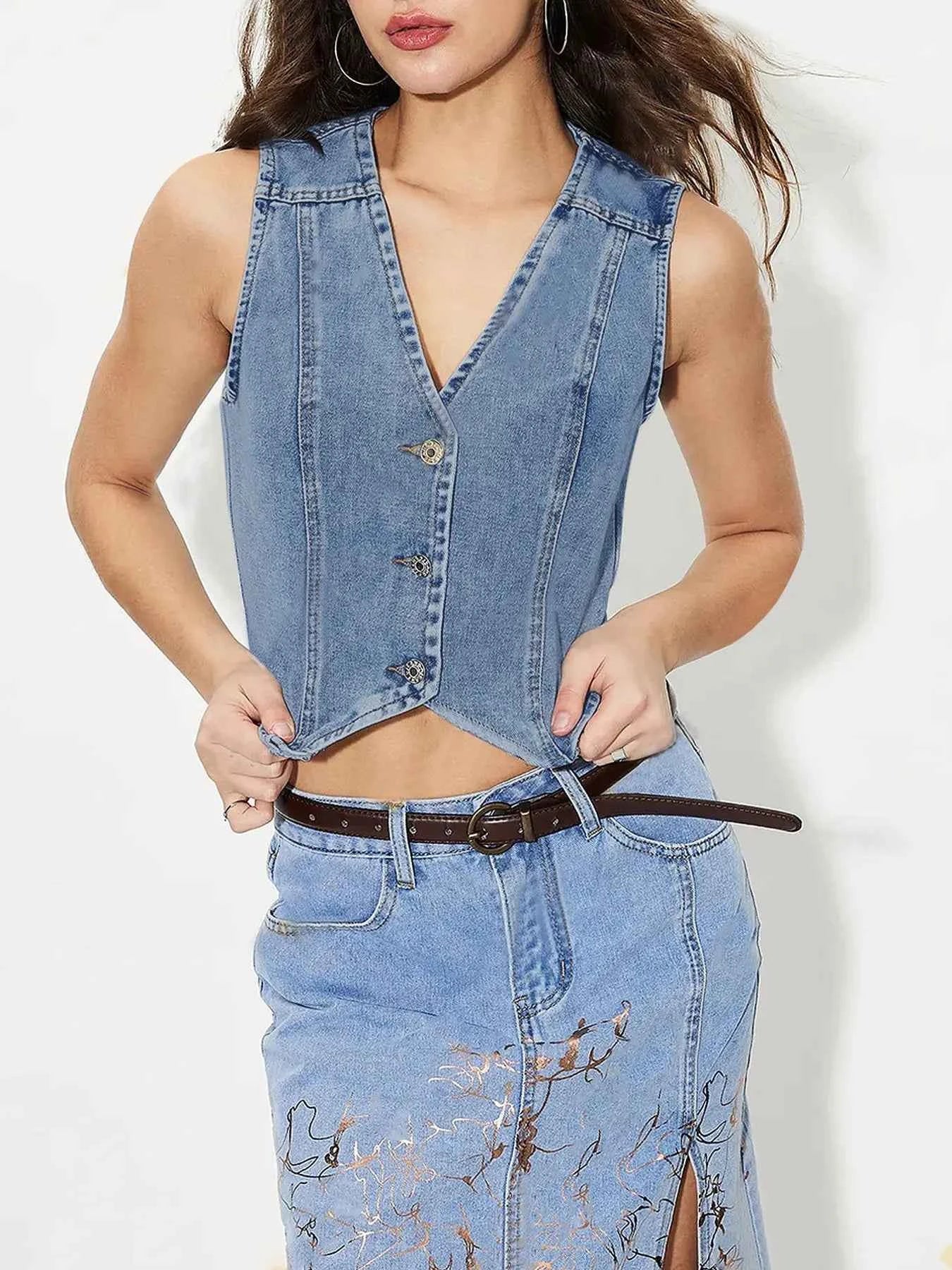 Button-Up Sleeveless Denim Vest dba85d60daec43dabdae018b20b4f146-Max-Origin_c20ba05e-f7fa-4cf2-8a80-e2a307d75d32