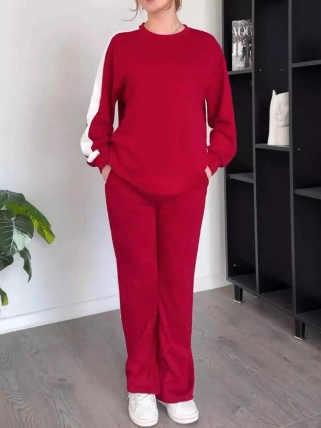 Full Size Contrast Round Neck Top and Pants Set Plus Size Red dbe03d5c-c2b4-4ba9-9fa8-c073f01709e7-Max-Origin