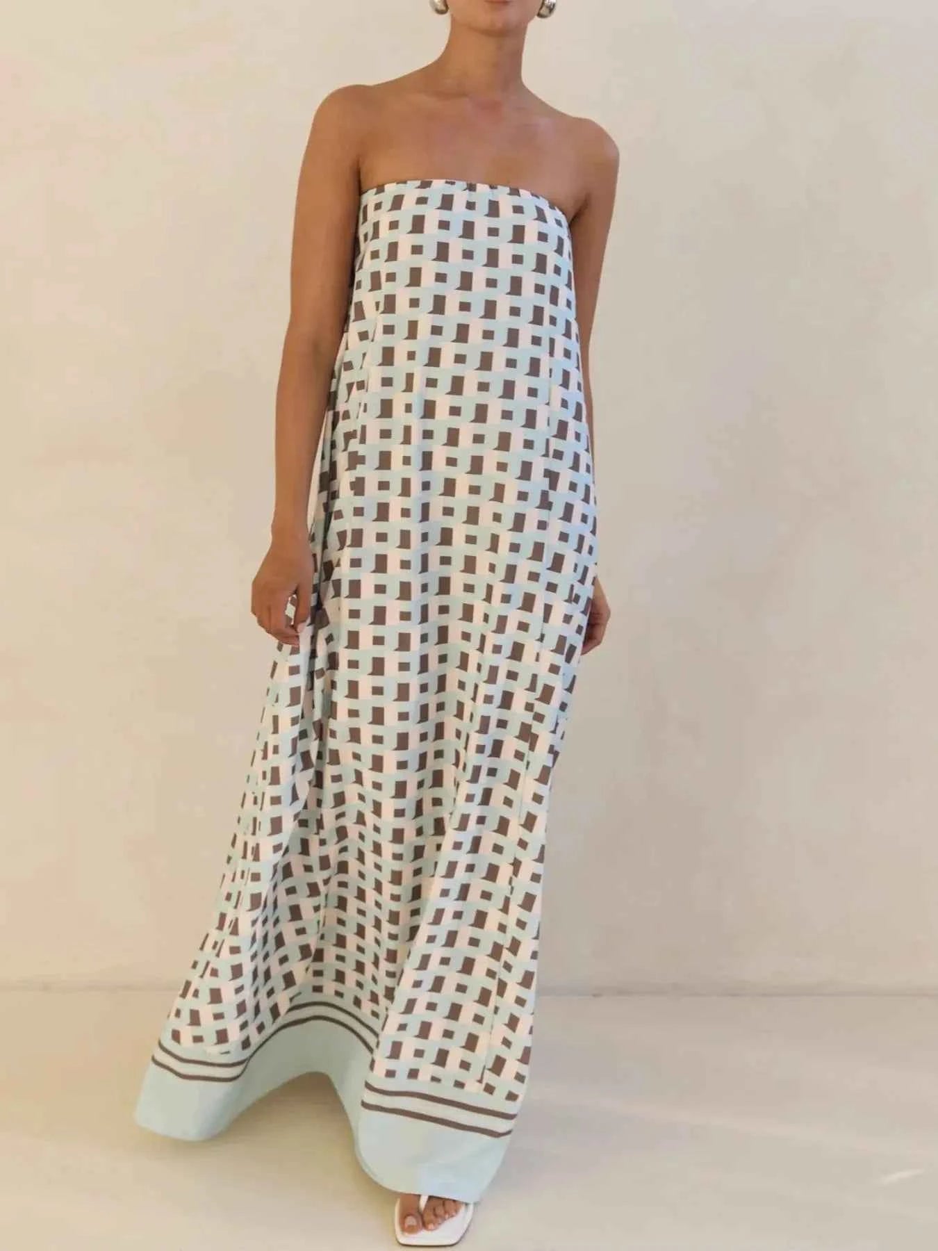 Smocked Printed Tube Maxi Dress dbf9e908-64c7-4adc-a142-8759d307aeef-Max-Origin
