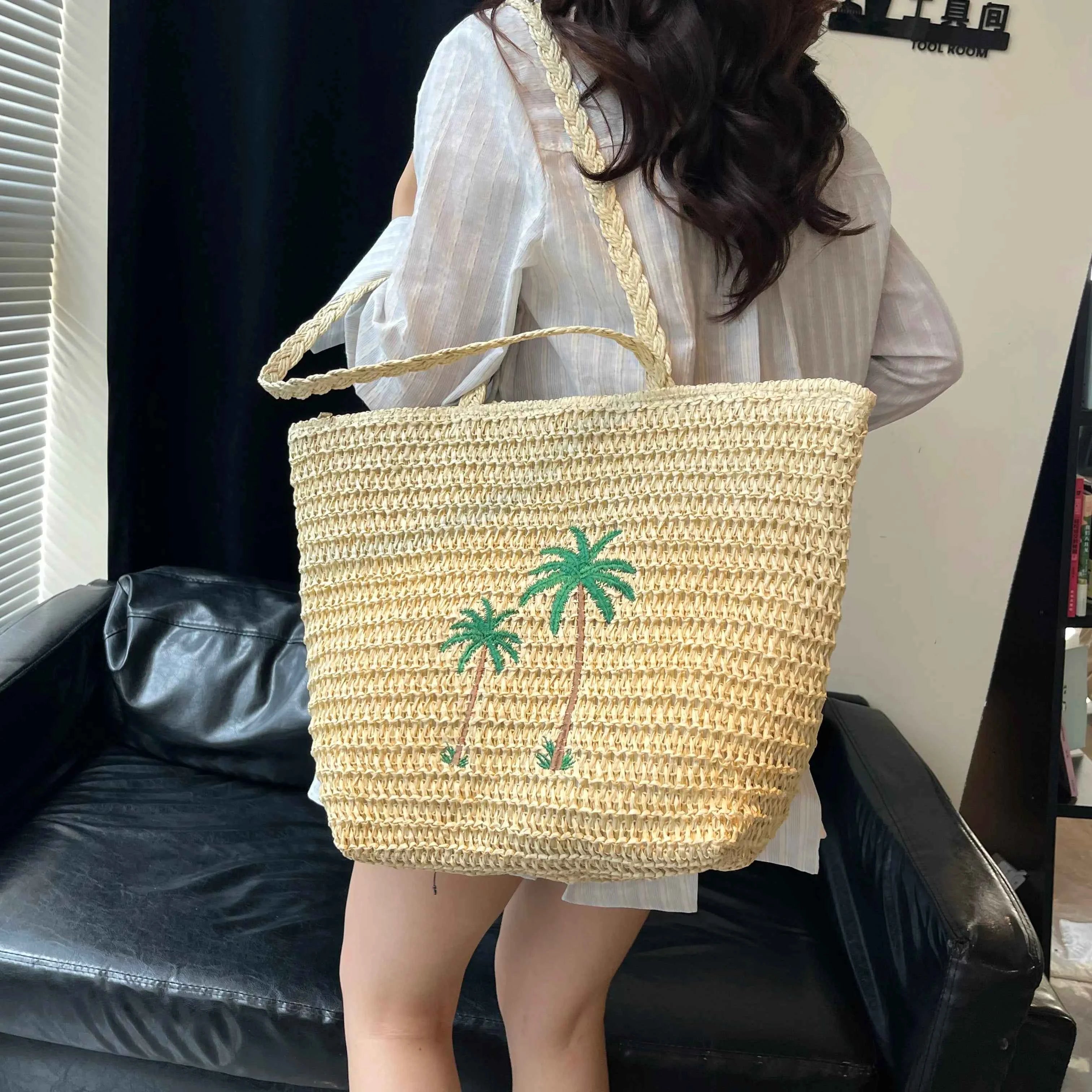 Palm Tree Woven Straw Shoulder Bag Khaki onesize dc0f4aefd4a14735a8b62110fd170561-Max-Origin
