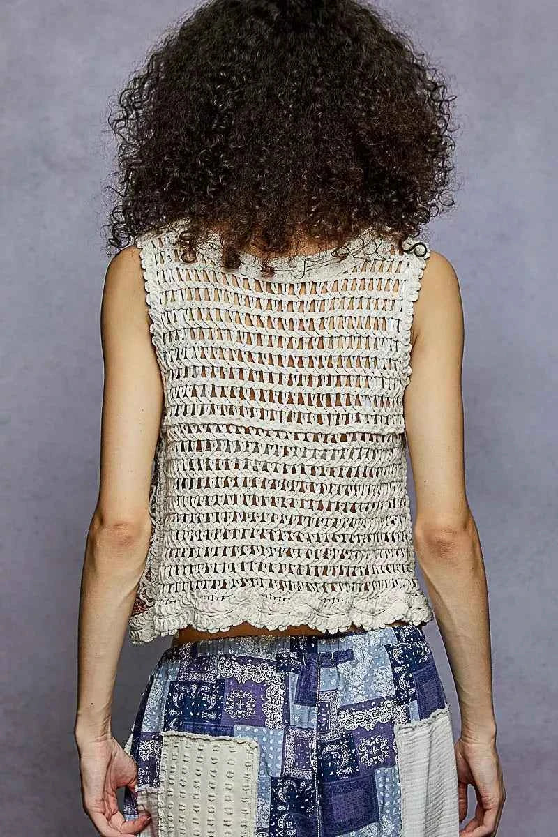 POL Floral Round Neck Cropped Crochet Sleeveless Top with Scalloped Edge dc1ce66d-f22b-40a9-bb7f-8d0b368a82f8-Max-Origin