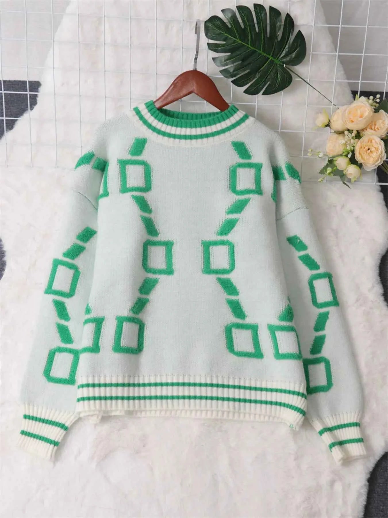 Contrast Round Neck Long Sleeve Sweater dc43af3ca0a845dcb45e229b3064e80e-Max-Origin