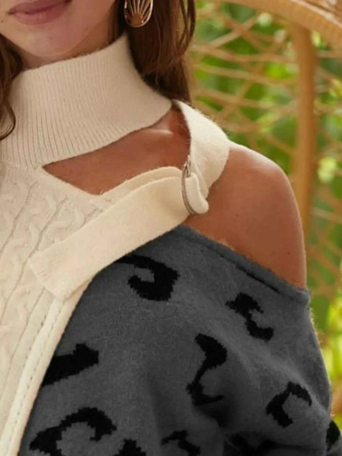 BiBi Cable-Knit Color Block One Shoulder Asymmetrical Sweater dc70c0d1-9d7c-4680-a5ce-b0087ee27116-Max-Origin