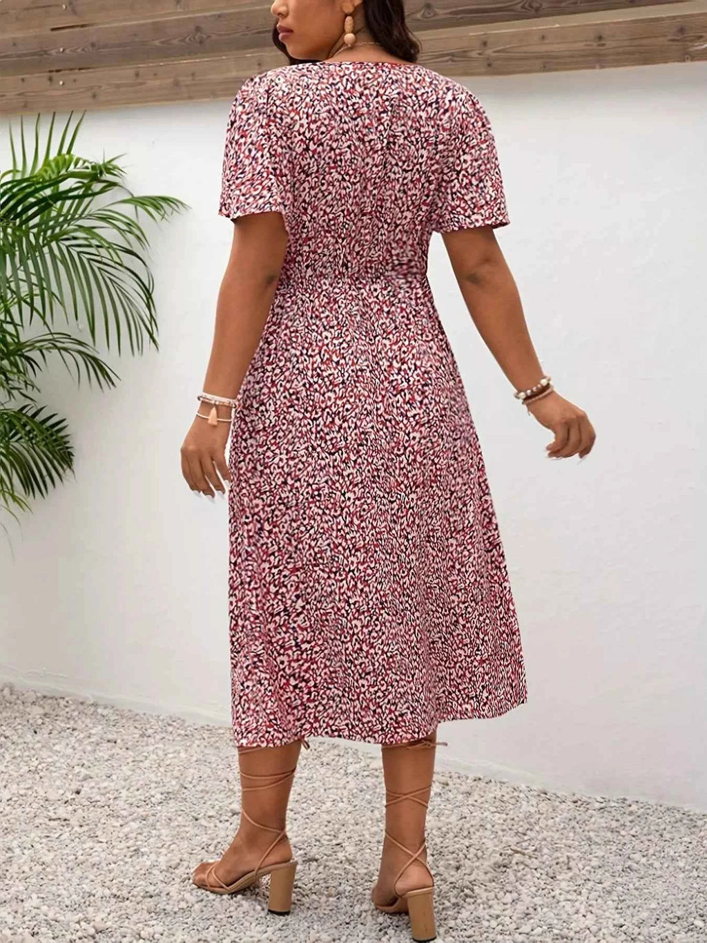 Plus Size Printed V-Neck Short Sleeve Midi Dress dc9b4d56cbe24a95a25140d56c17bdf8-Max-Origin