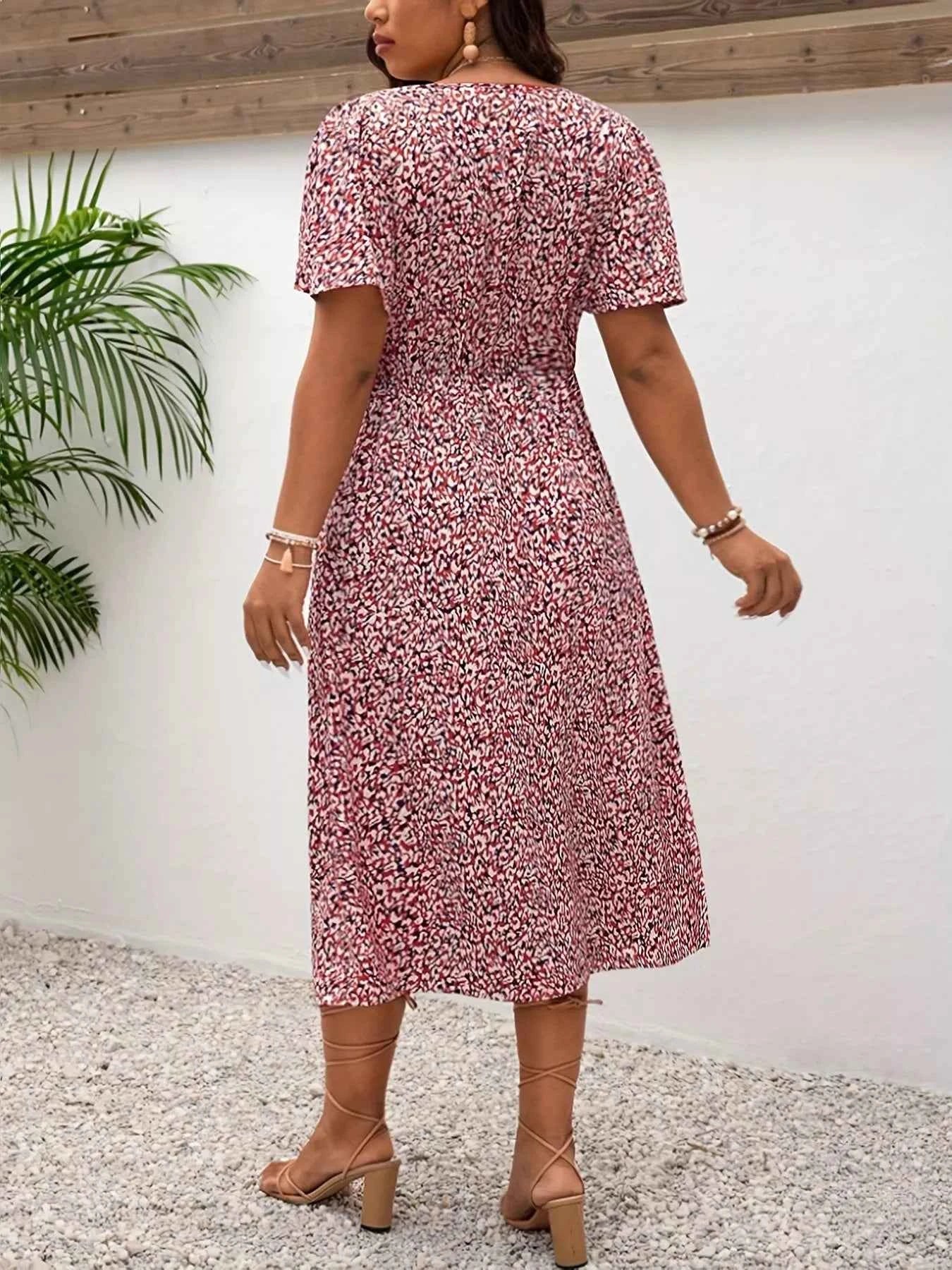 Plus Size Printed V-Neck Short Sleeve Midi Dress dc9b4d56cbe24a95a25140d56c17bdf8-Max-Origin