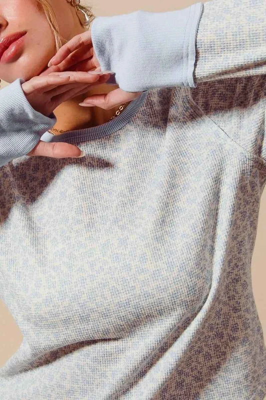 Textued Floral Knit Top with Contrast Cuffs dce06cfab6434d1793759d5cad110595-Max-Origin