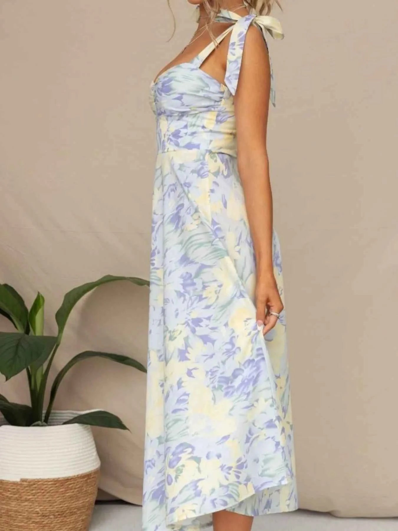 Floral Tie-Strap Sweetheart Neck Midi Dress de020dff-a3d1-4e4d-b4eb-575a3df0fac1-Max-Origin