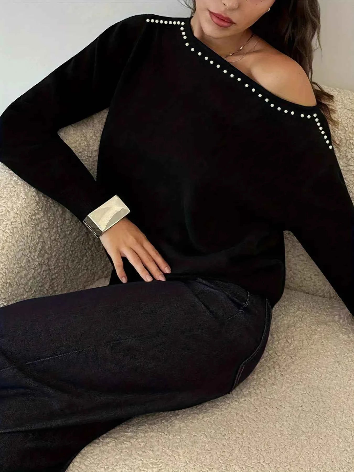 Studded Single Shoulder Knit Top