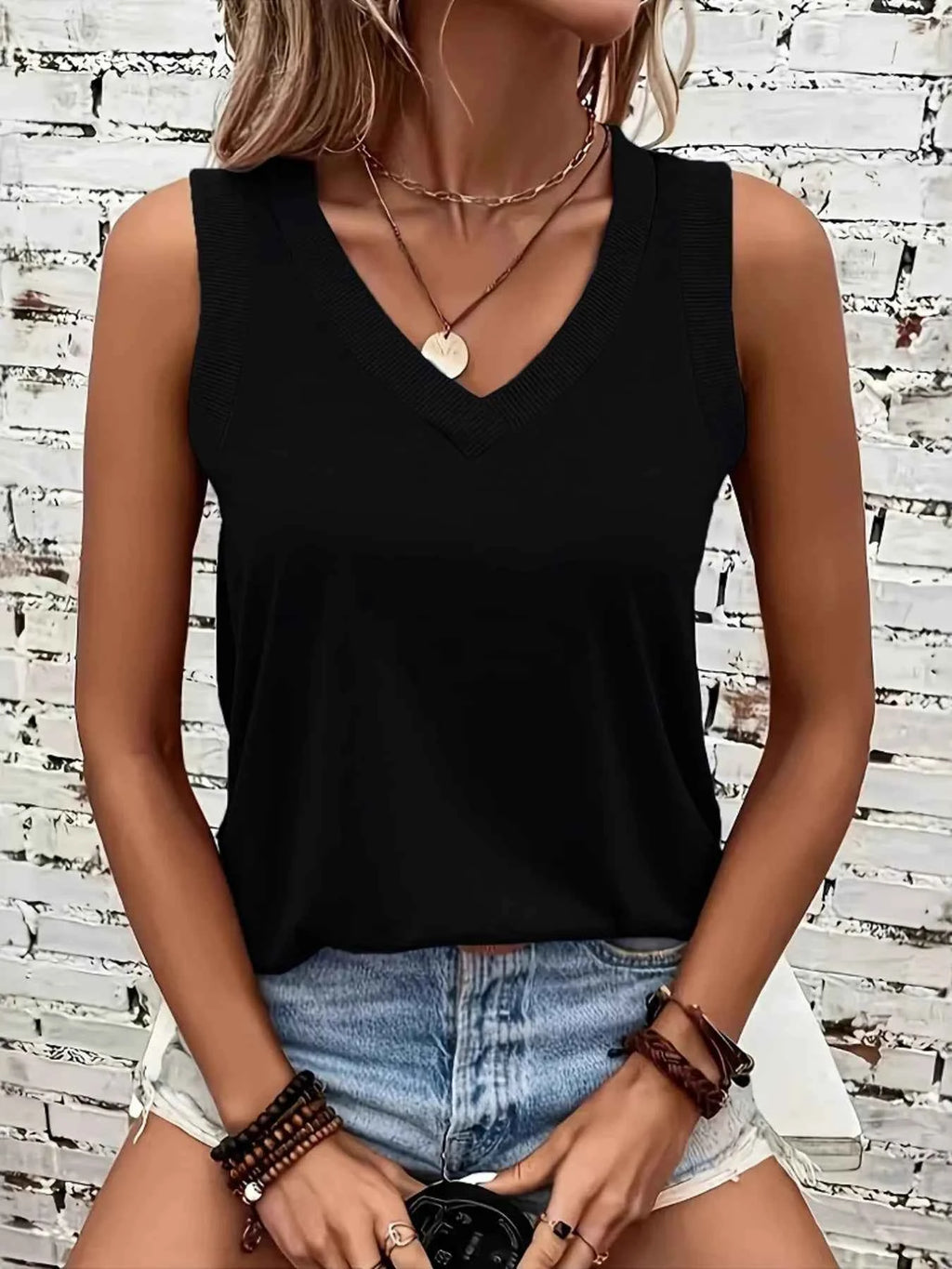 V-Neck Tank de3a4a7dea2248e8847d8876b3979bb2-Max-Origin