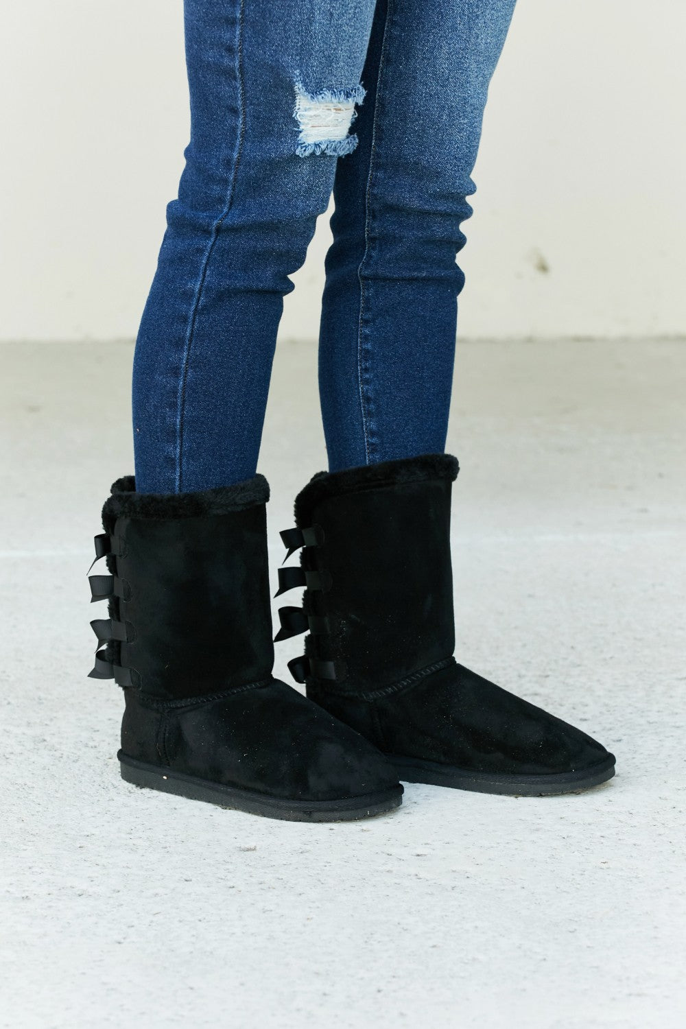 Bow Detail Faux Suede Leather Snow Boots Black de6e52d5529744efb7d8ee1cc346fae7-Max