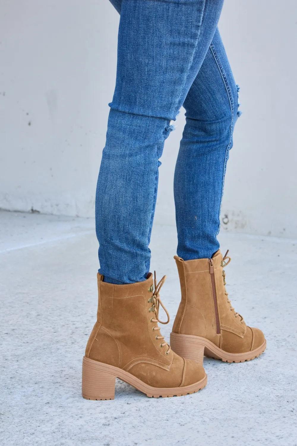 Forever Link Lace-Up Zipper Detail Block Heel Boots de886913-7866-4dac-b4cf-ccd5c837ec72-Max