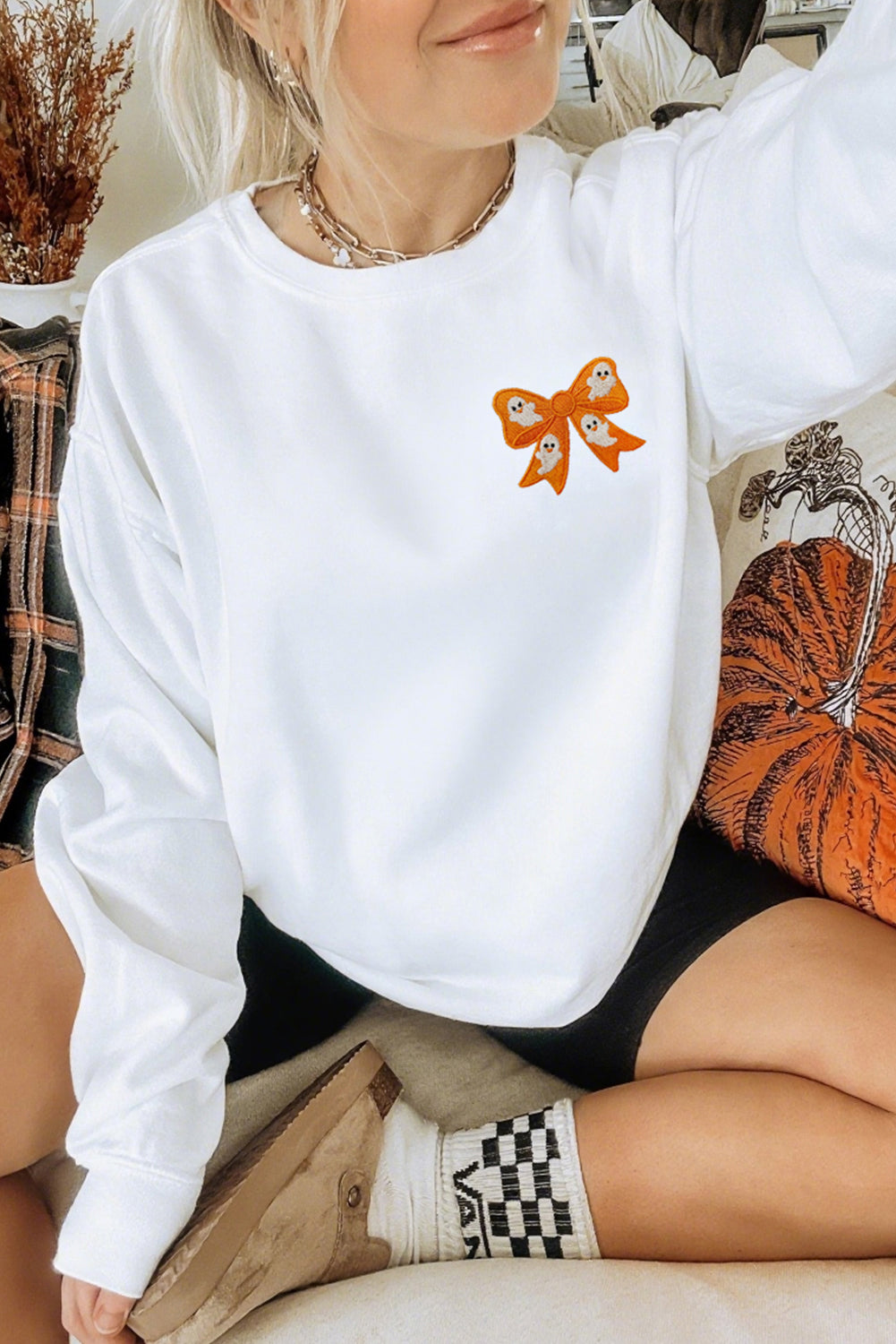 White Cute Halloween Ghost Bow Embroidered Graphic Sweatshirt deb68d35ed139ea0