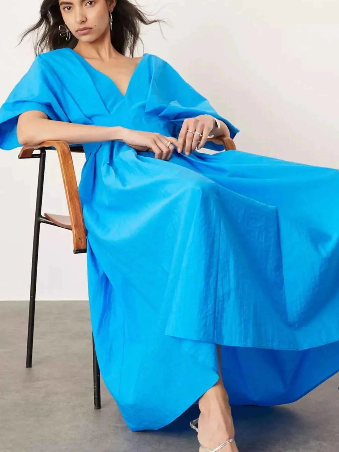 V-Neck Half Sleeve Midi Dress df0d3ec5-9506-4ab5-a34d-a27534189d43-Max-Origin