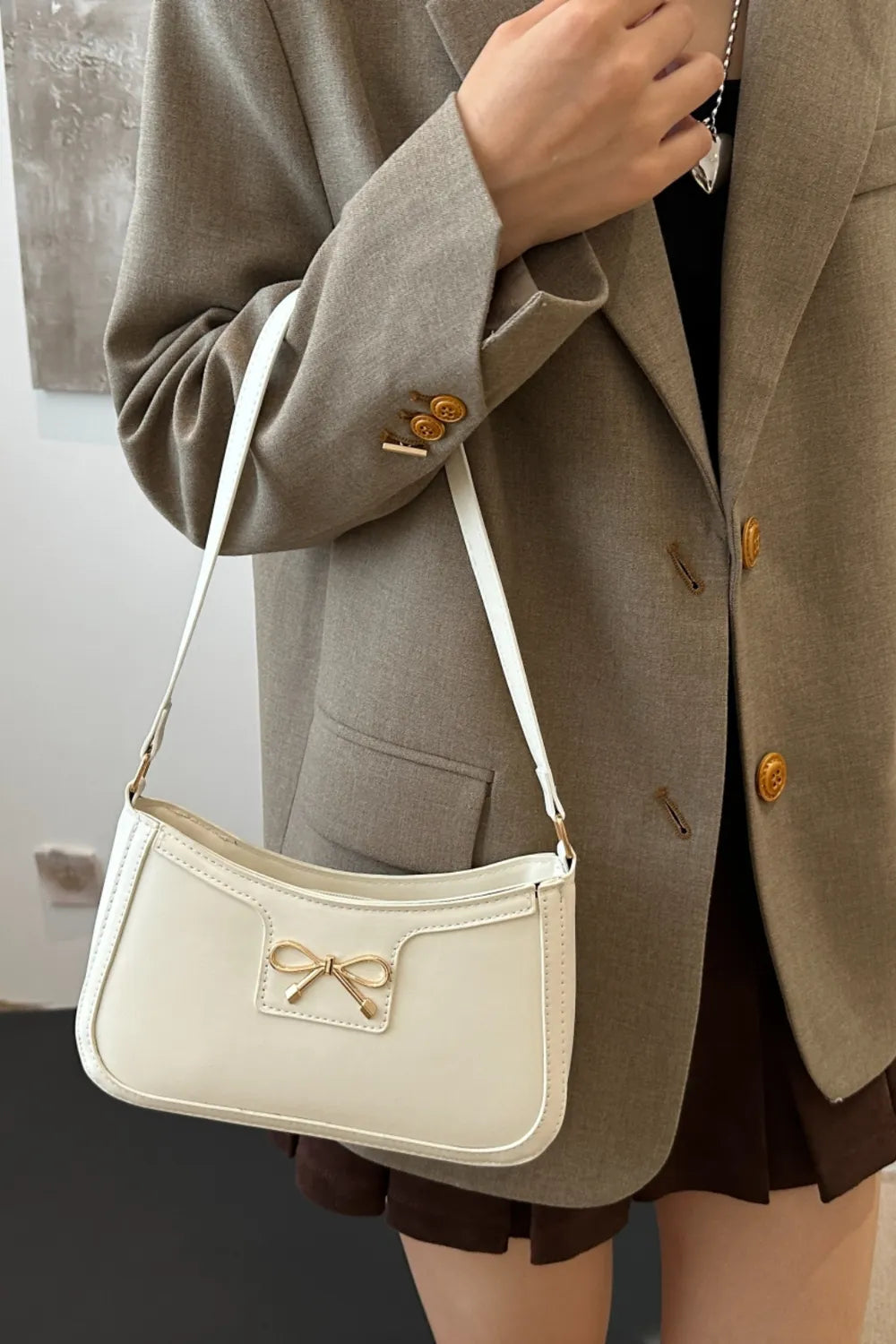 Bow Trim PU Leather Shoulder Bag df187449-046f-4966-a40c-cb57a14784fb-Max