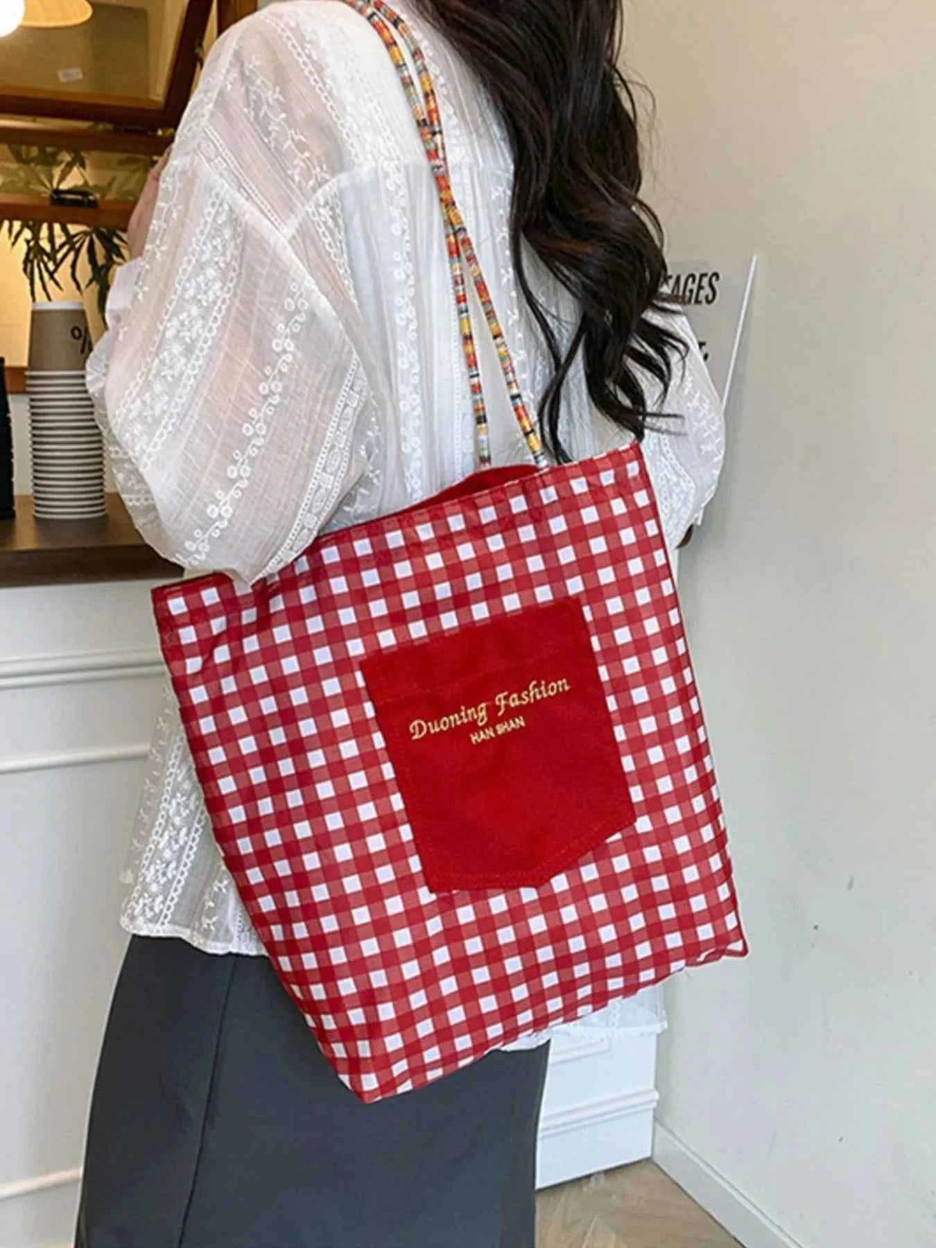 Gingham Pattern Tote Bag df3f7860-c07d-4e1d-b697-f6b99dbb0a75-Max-Origin