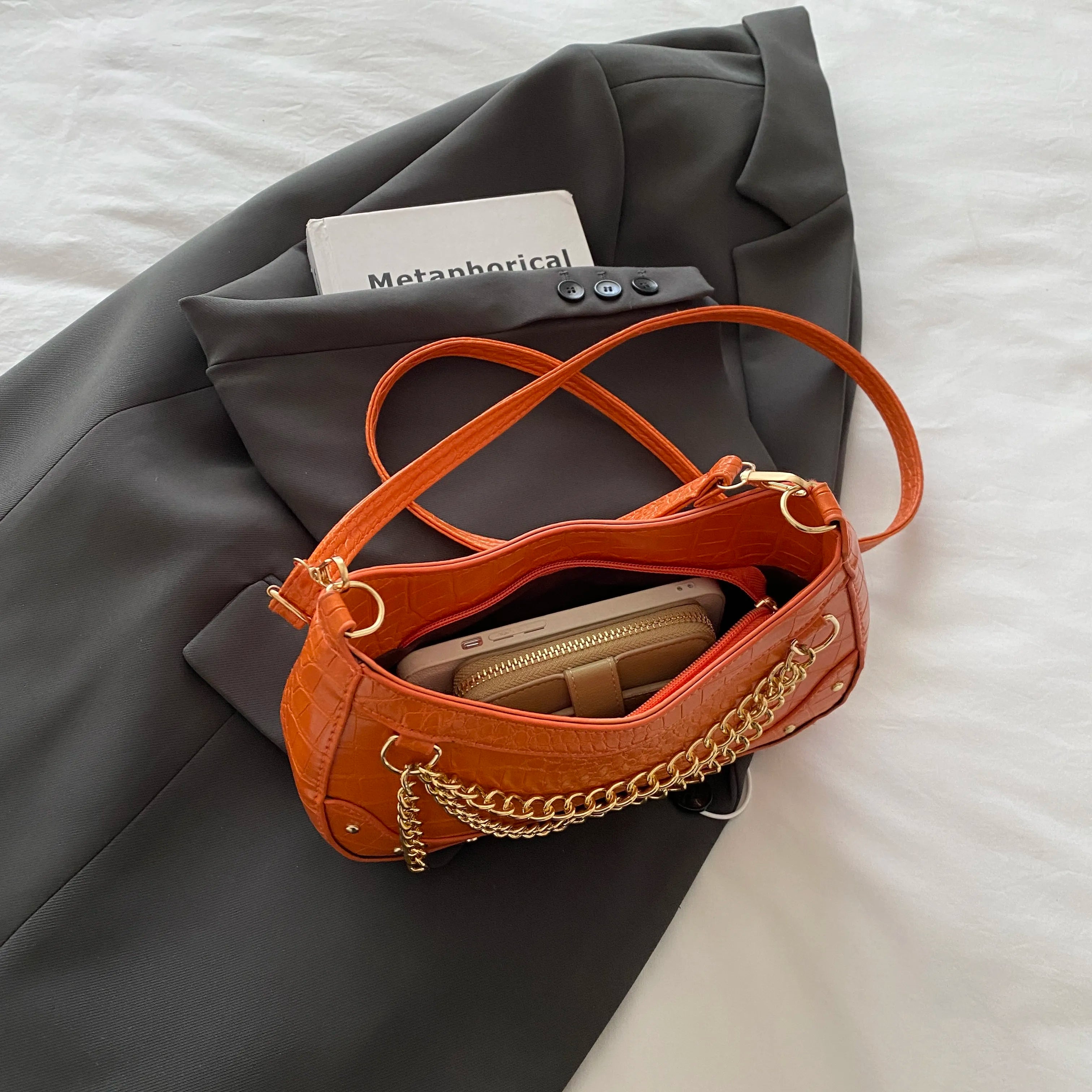 Chain-Embellished Shoulder Bag df40b9e6c522433c9cd5d5fd5a8aae20-Max-Origin