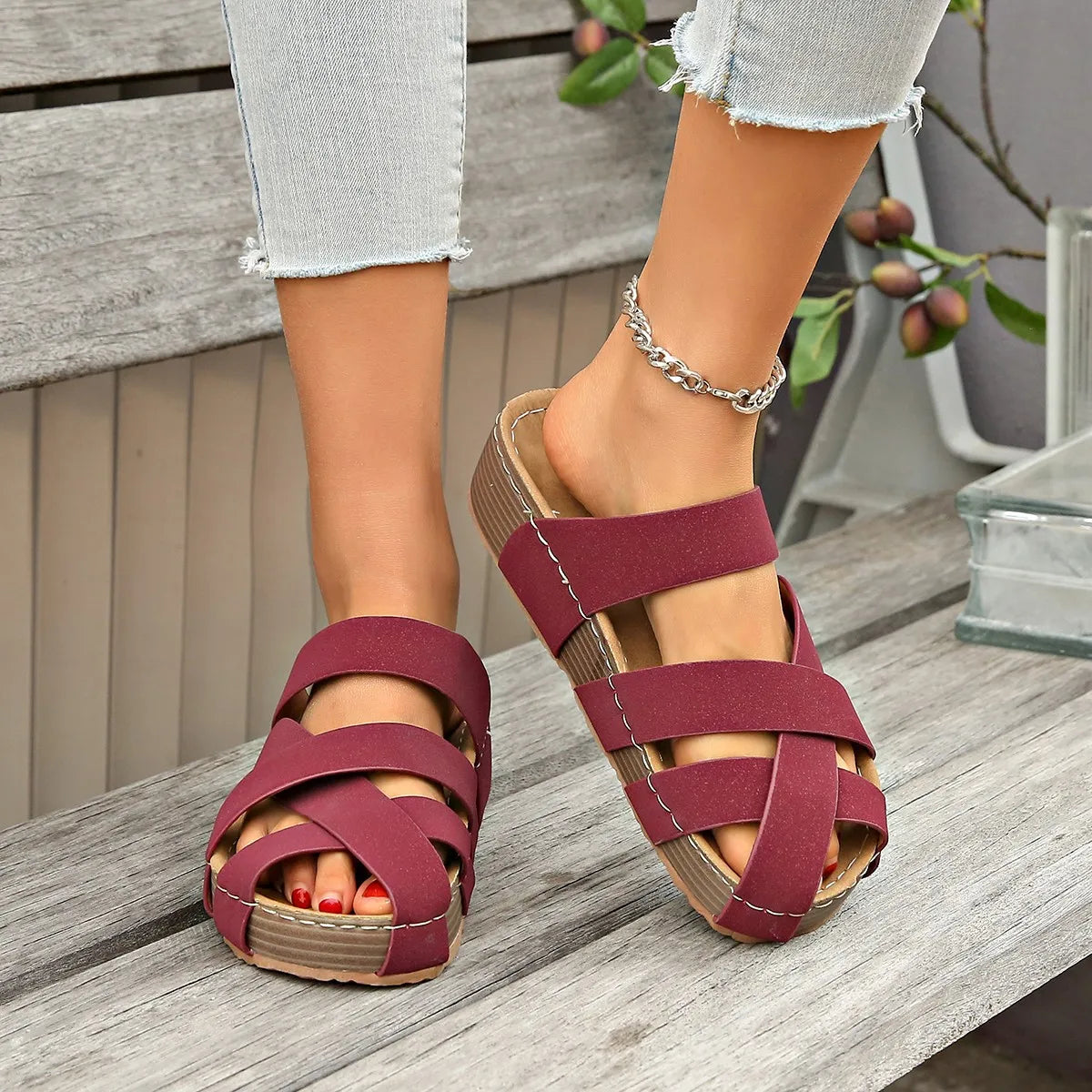 Round Toe Platform Sandals dfad4d05-ae27-414b-960e-970e256592e5-Max-Origin