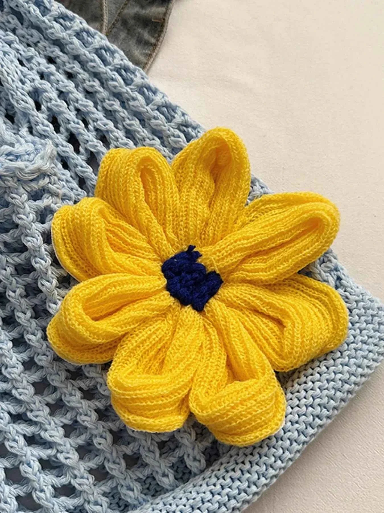 Flower Crochet Shoulder Bag e0550a91-3f8f-4571-a88a-e0f9fce61104-Max-Origin