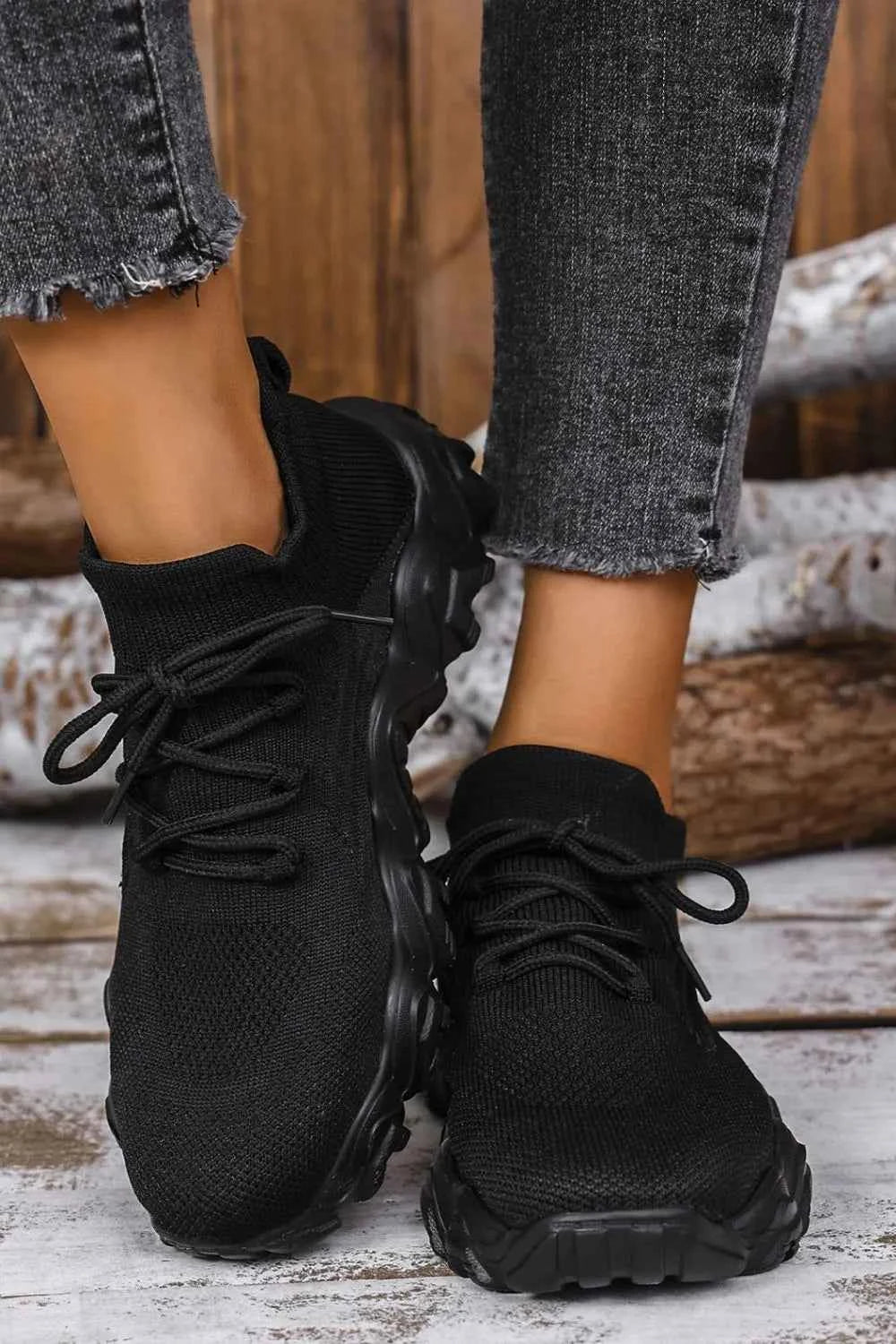 Mesh Lace-Up Round Toe Athletic Black e05dfb61-bb56-4daa-978c-12907616eac4-Max
