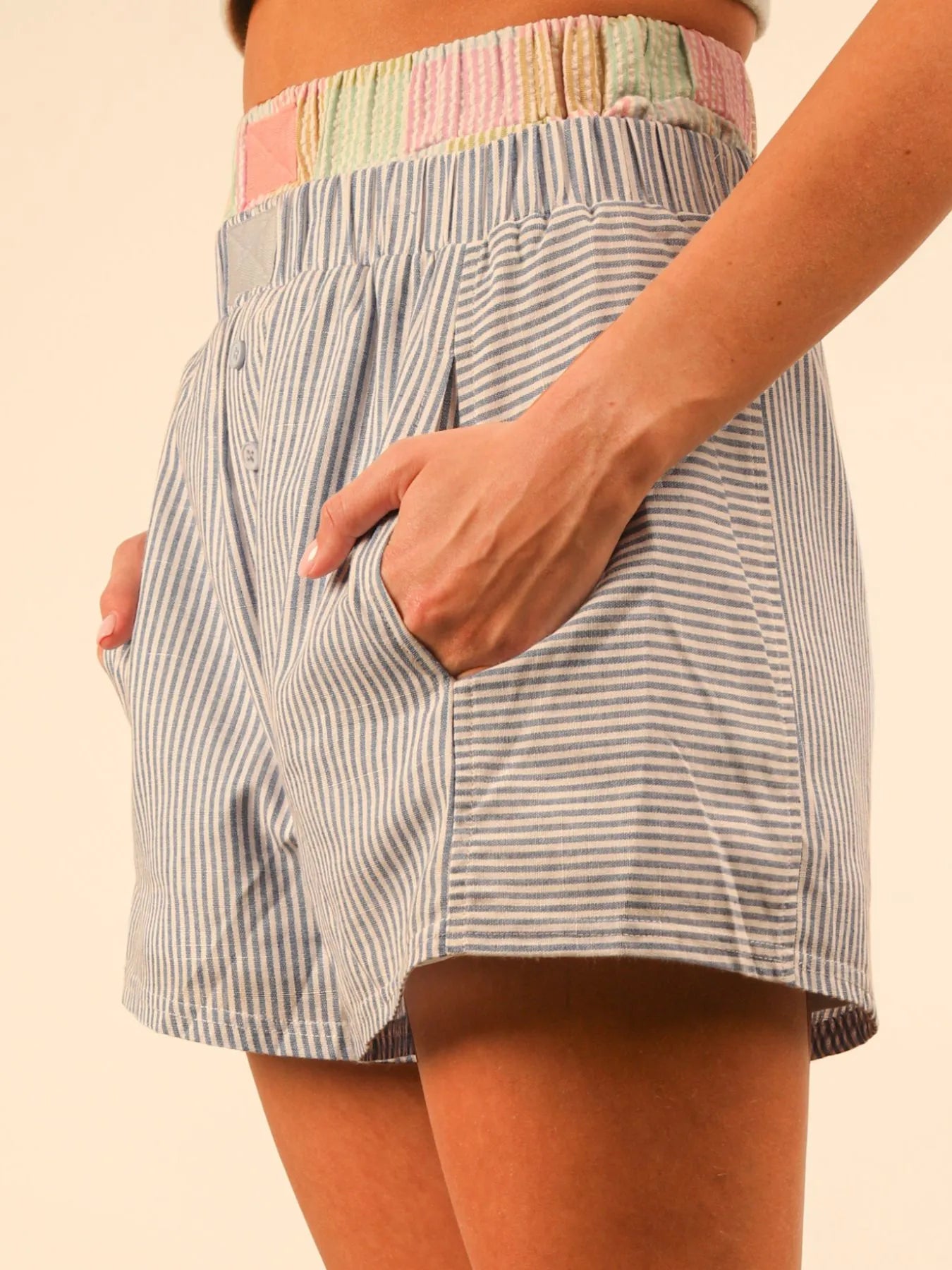 Striped High-Waist Shorts e14d3403-48d5-47d0-9f07-9ed2833efe72-Max-Origin