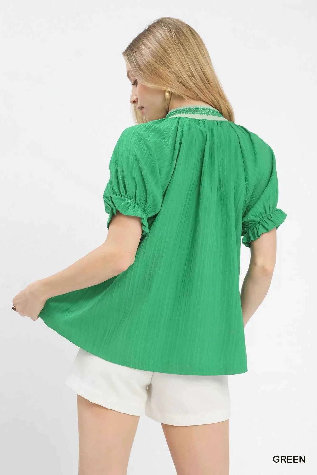 Textured V-Neck Top with Lace Trim Details e1893394-ac4e-438b-b769-75f1a6ac814a-Max-Origin