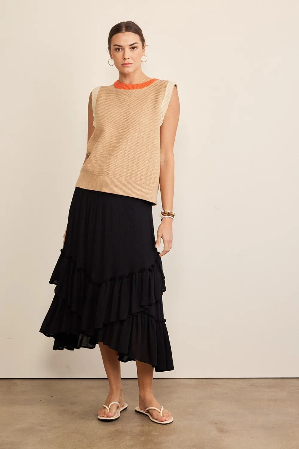 In February Contrast Round Neck Sweater Vest e23f2fbc-185b-4ff5-9293-5474395e06cf-Max