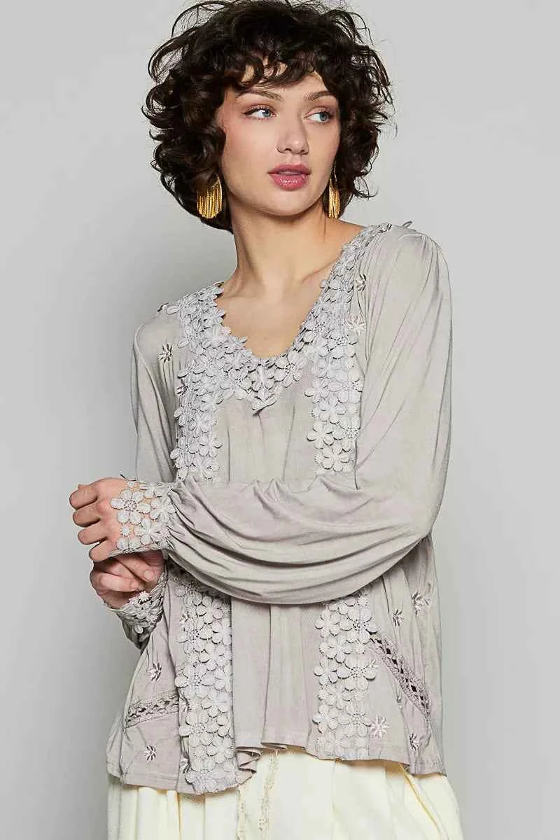 POL Floral Embroidery Woven Top with Lace Trim e314f30b-0aa3-4710-baef-3cda2fc09d96-Max-Origin
