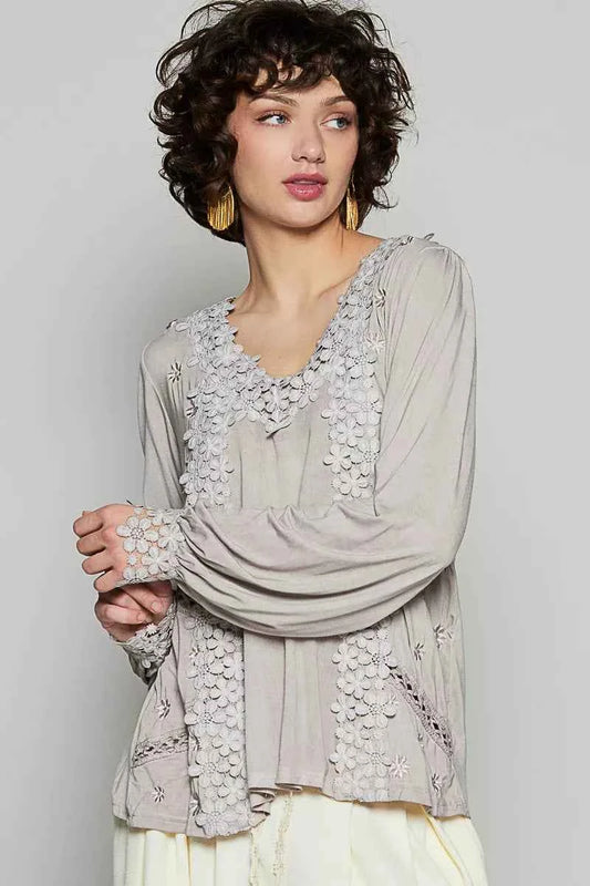 POL Floral Embroidery Woven Top with Lace Trim e314f30b-0aa3-4710-baef-3cda2fc09d96-Max-Origin