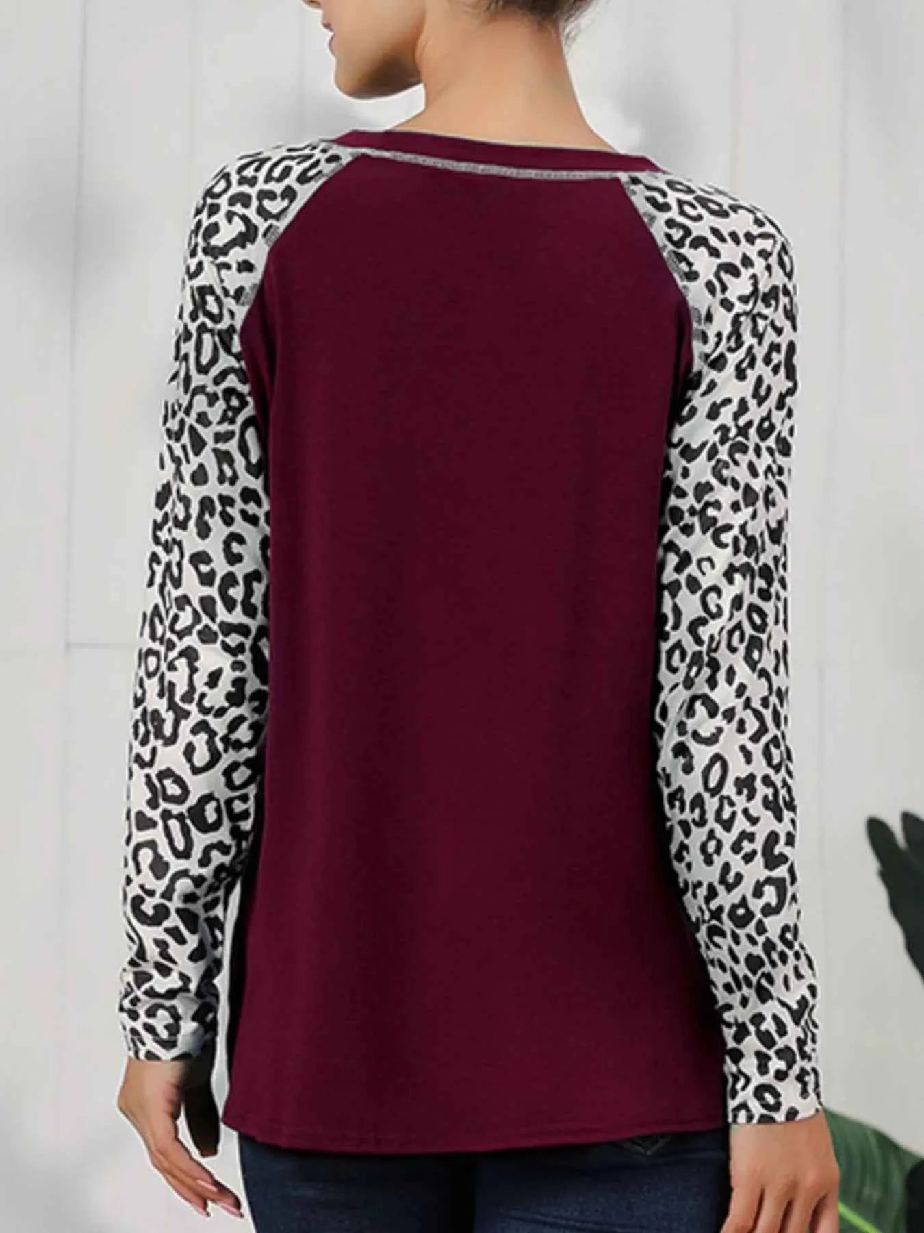Leopard Print Raglan Sleeve Twist Hem T-Shirt