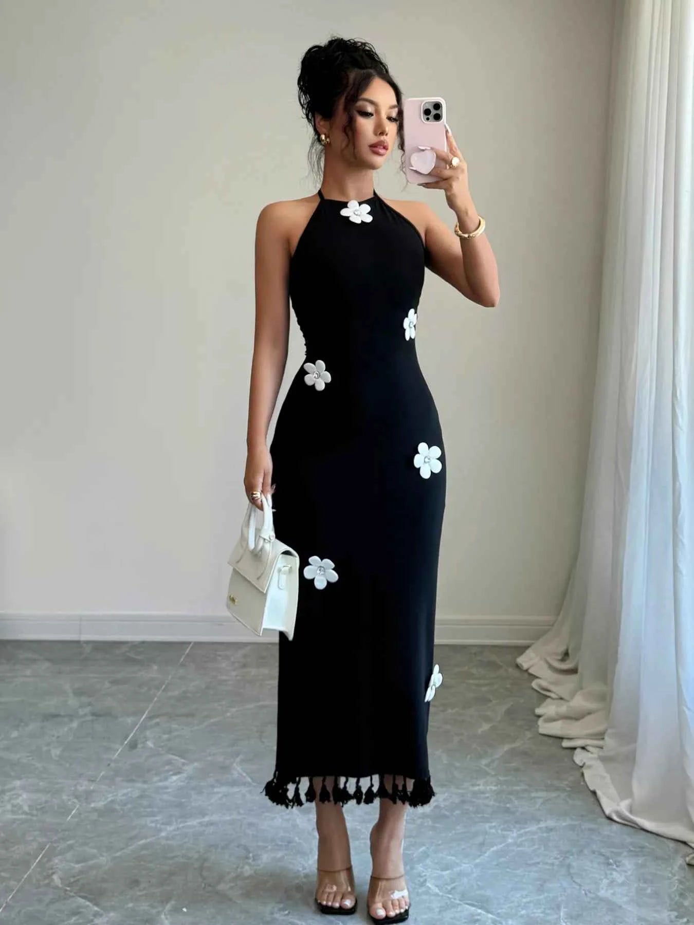 Flower Halter Neck Dress e3ad7857-0396-419e-83a9-afcf380ed9dc-Max-Origin