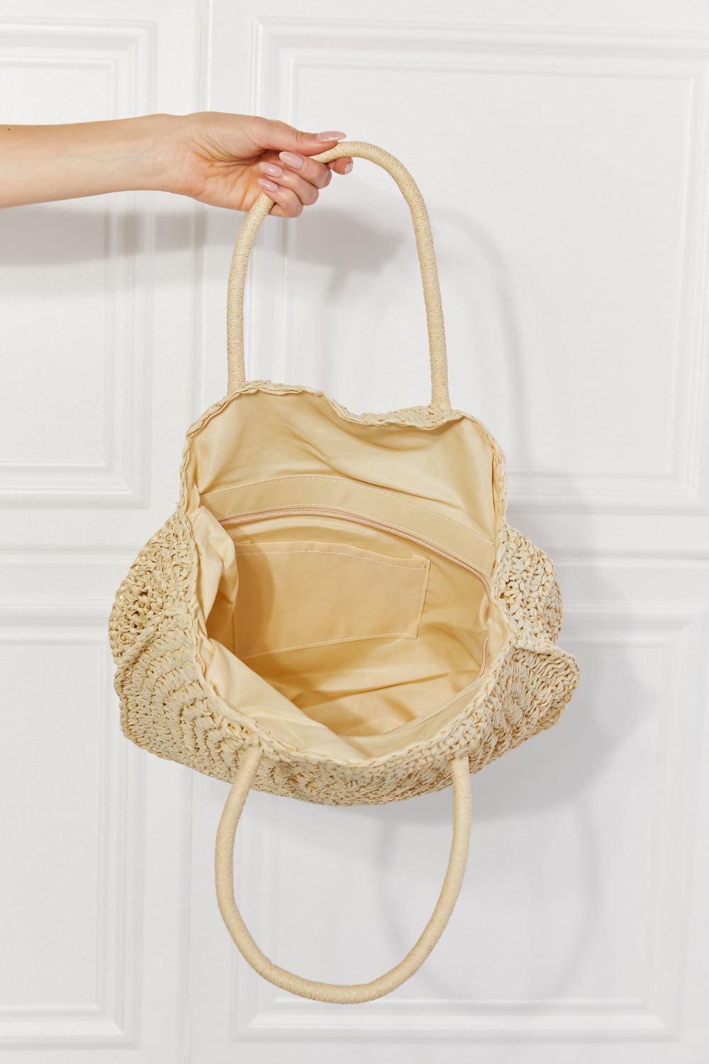 Justin Taylor Beach Date Straw Rattan Handbag in Ivory e3c9f90c3624402fa5ad2859d4261a3b-Max