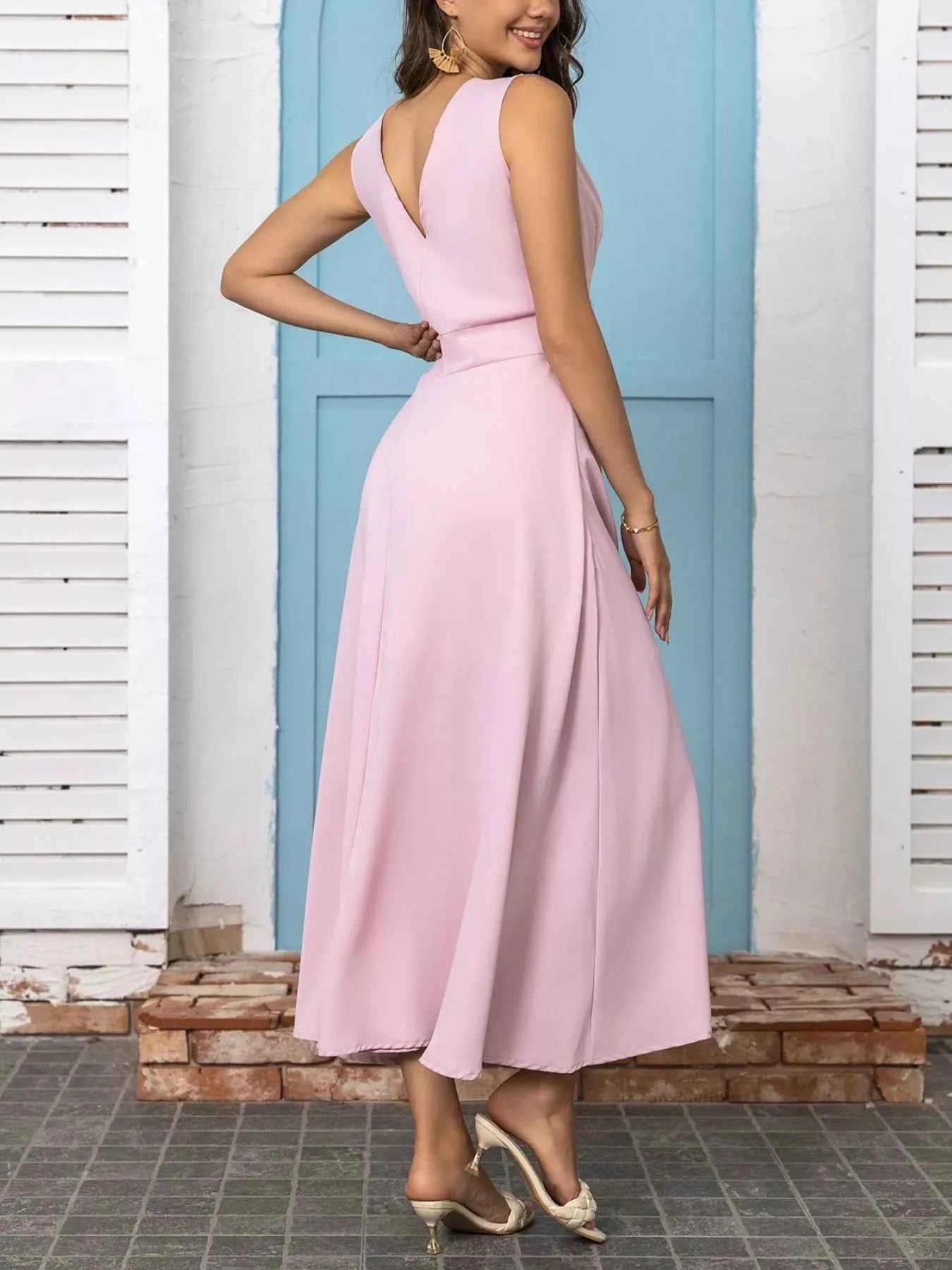 Full Size Slit V-Neck Sleeveless Dress Plus Size e3dcb35a-4d59-4003-8f1b-b25645e8ccb8-Max-Origin