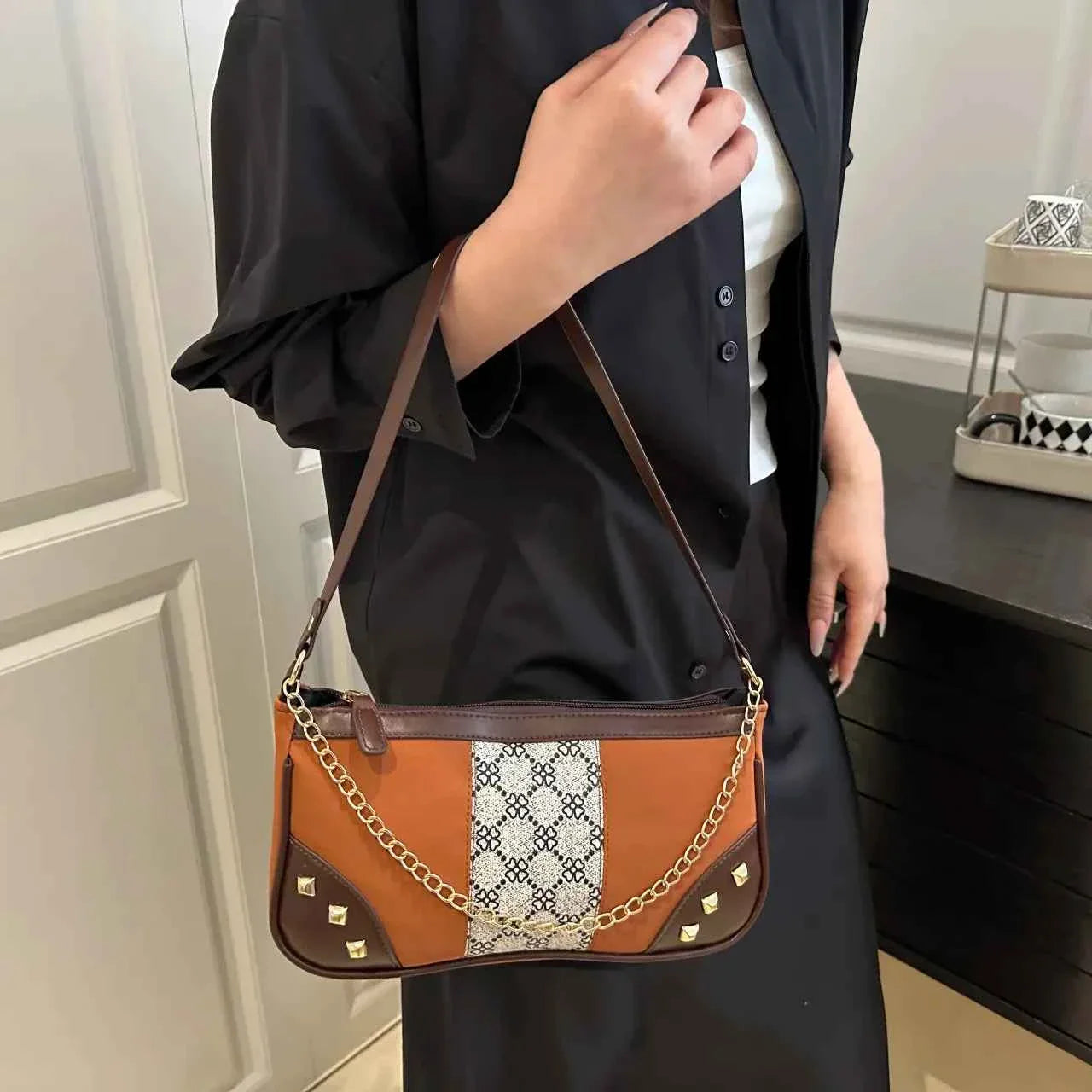 Chain Shoulder Bag with Studded Details Brown onesize e3ec3d9b59c24648b0ffaefb99be44b5-Max-Origin