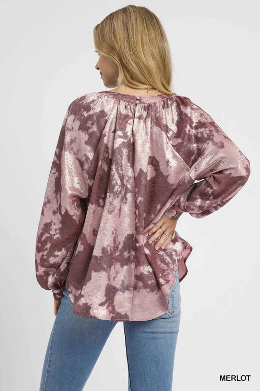 Umgee Metallic Fabric Blouse with Balloon Sleeves e3ef20ca-4a37-4fb7-a985-f9c5353e092b-Max-Origin