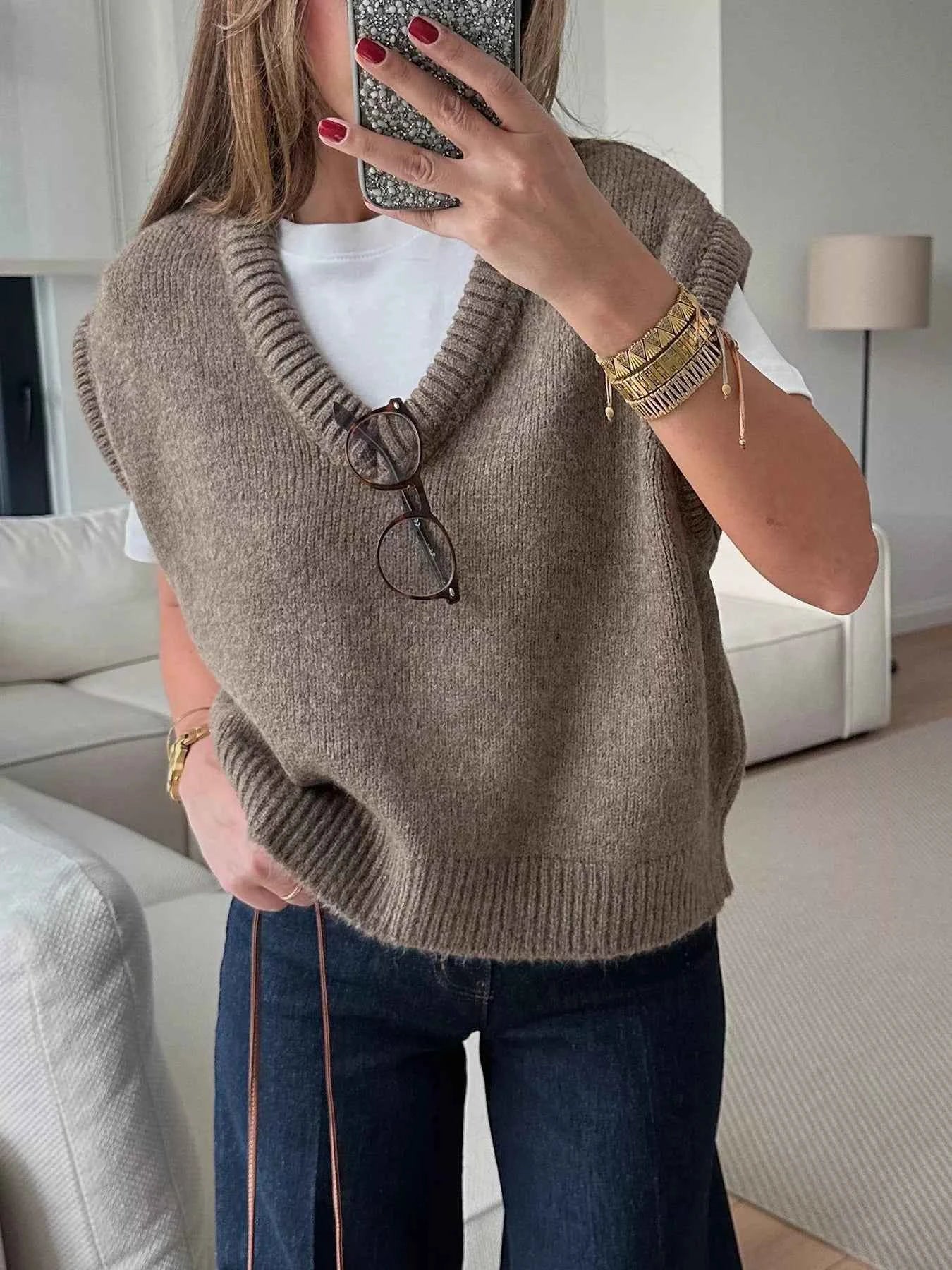 Ribbed Hem V-Neck Sweater Vest e42333a16e15477aa56f3ff453bcaa8f-Max-Origin