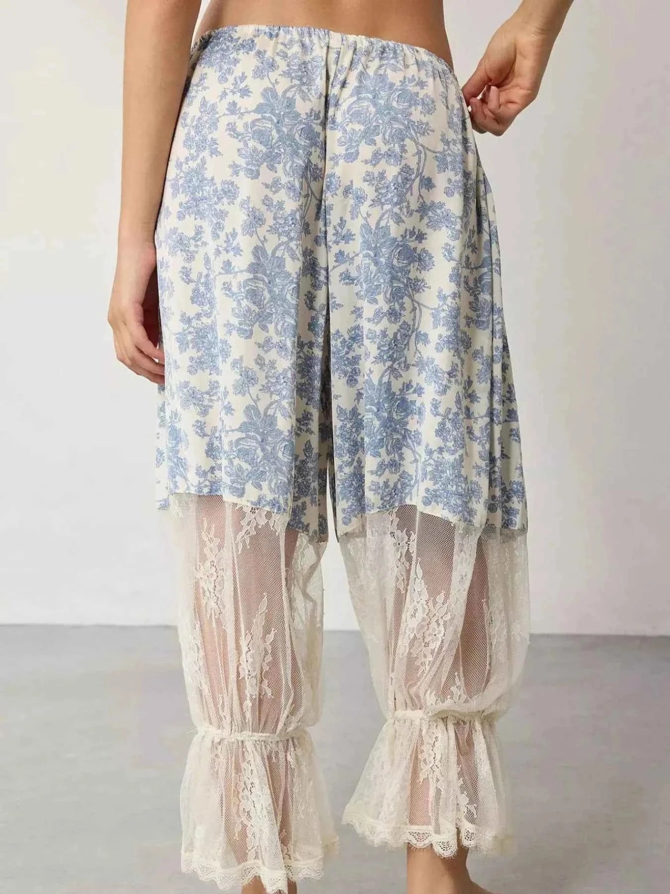 Floral Lace Patchwork Pants e4b54bcb-2afb-4c5f-872e-be7988e5ad03-Max-Origin