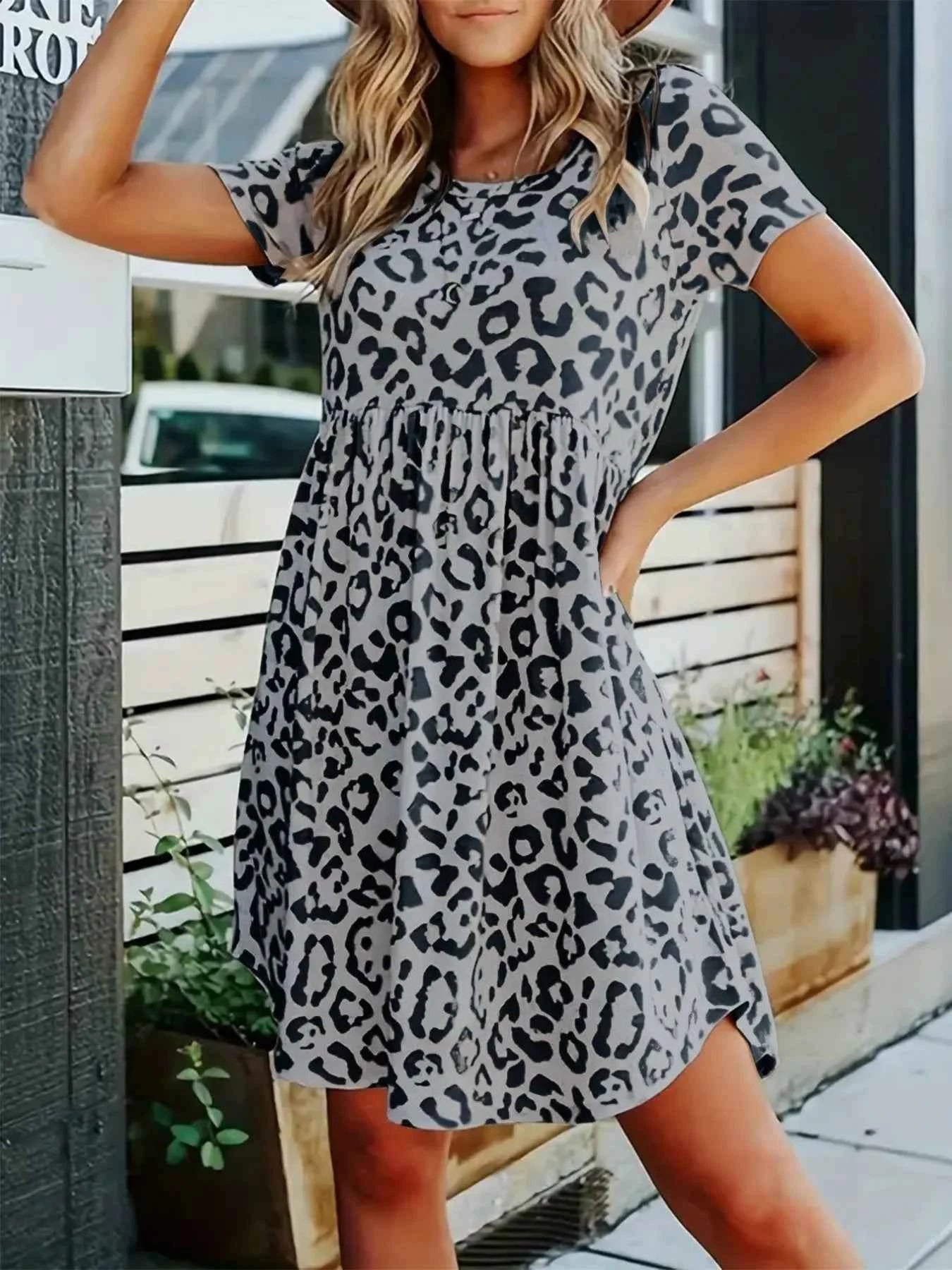 Leopard Print Short Sleeve Casual Dress e4e2018e-63ac-460c-a6dc-0fb4478274bf-Max-Origin