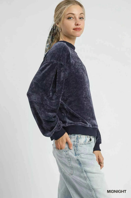 Umgee Velour Crewneck Balloon Sleeve Sweatshirt e4e896b1-ea94-497e-82b2-1634e1a23182-Max-Origin