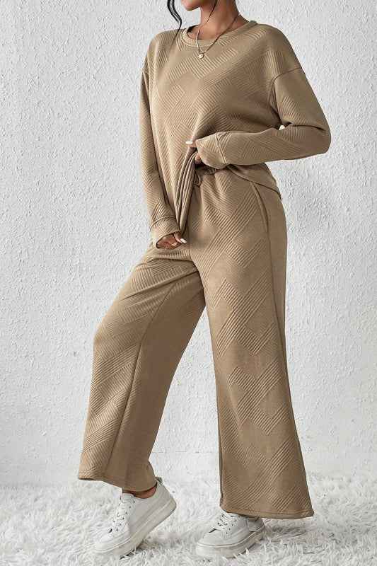 Textured Top and Pants Set e563c355-dd11-46c1-85d2-81435be4167f