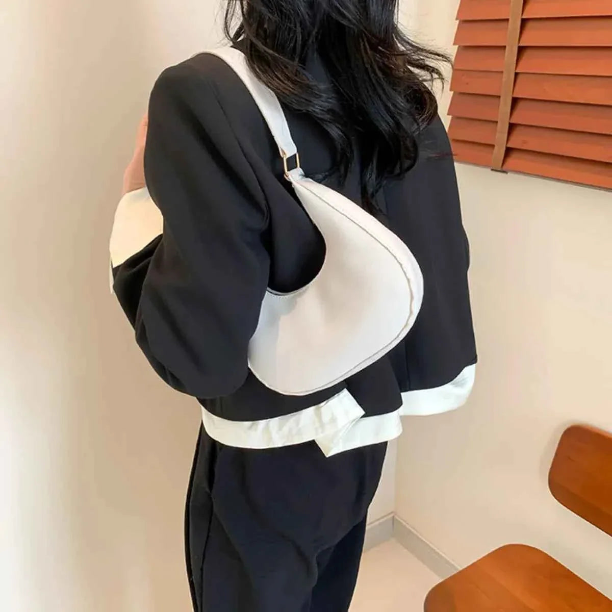 Solid Color Crescent Shoulder Bag White onesize e5b11b84-5a13-4b19-aa91-55f01b317bcd-Max-Origin