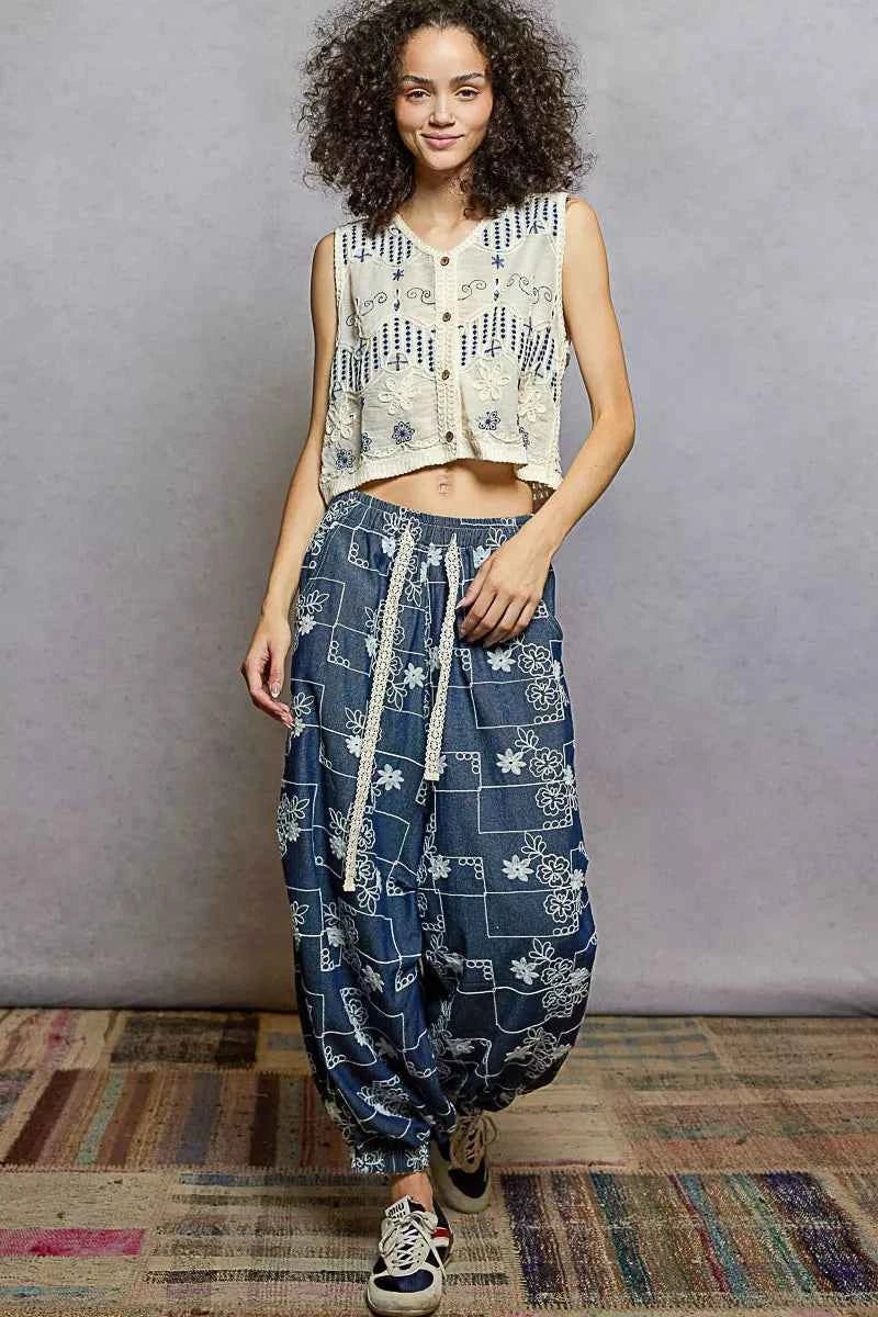 POL Embroidered Floral Cropped Crochet Vest e6086941-f681-43a4-9d89-e8a9585bf6be-Max-Origin