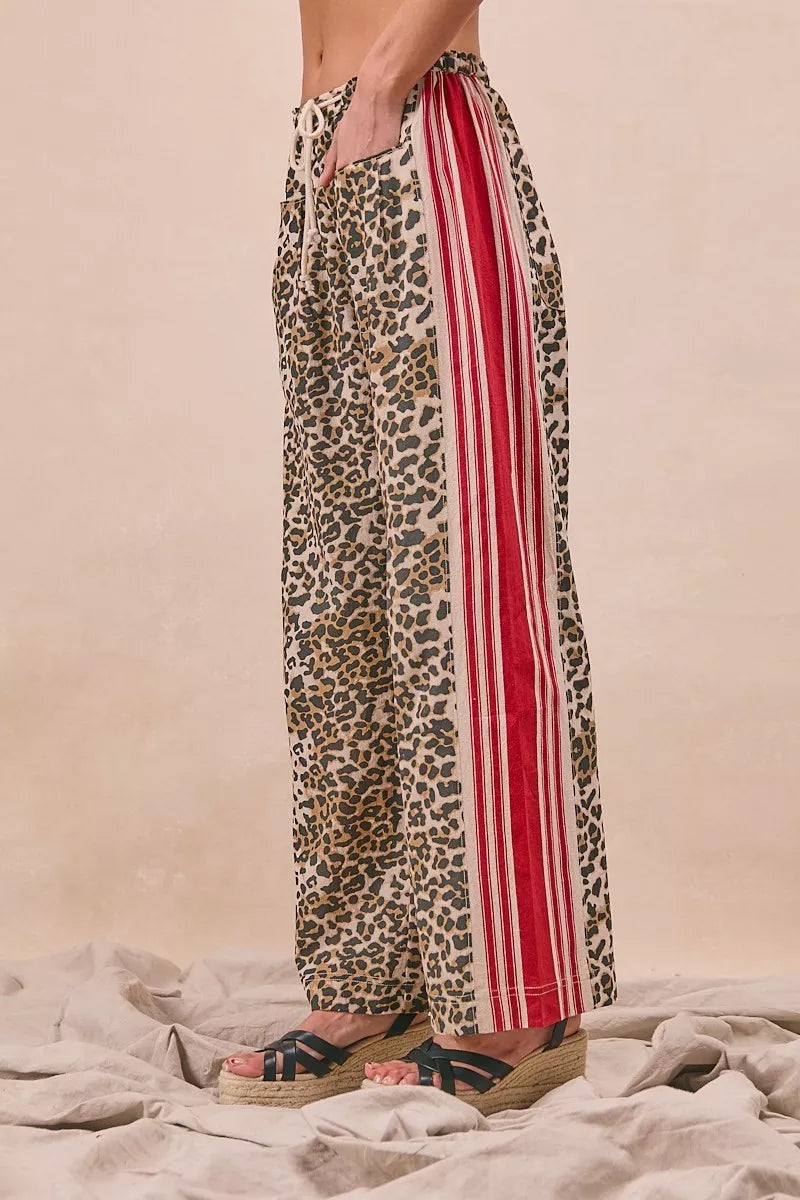 BiBi Leopard Print Pants with Side Contrast and Tucking Welt Pocke e60c7a28f97c4d0f8bdceaff49816cfd-Max-Origin