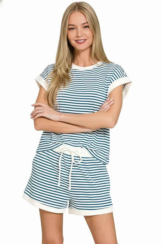 Stripe Contrast Trim Top & Shorts Set e61ea58f-3ee2-4dc4-b7d6-bdbe5513aa94-Max-Origin
