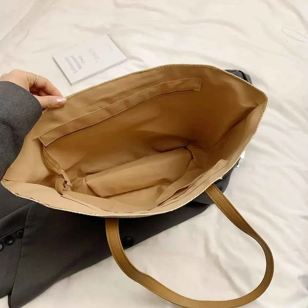 Contrast Straw Braided Handbag e6377868-5aa6-45d1-8681-eadbcc1f20c3-Max