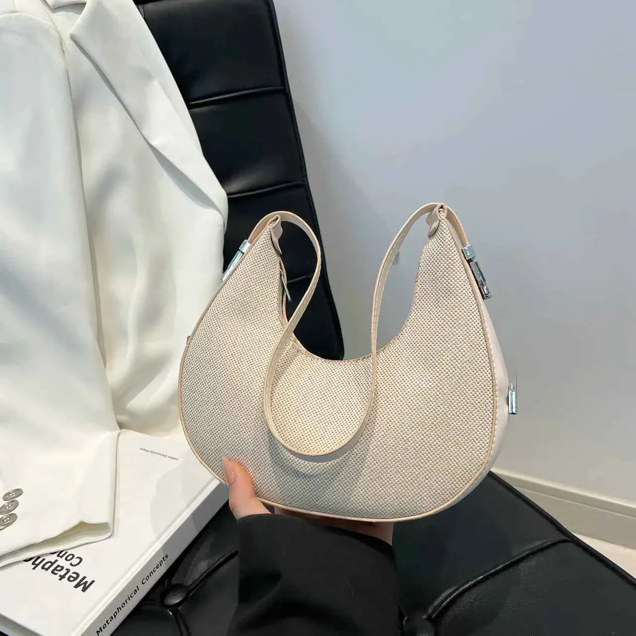 Crescent Moon Shoulder Bag White onesize e67d0616c6814ac7b7238dc3494619f5-Max-Origin