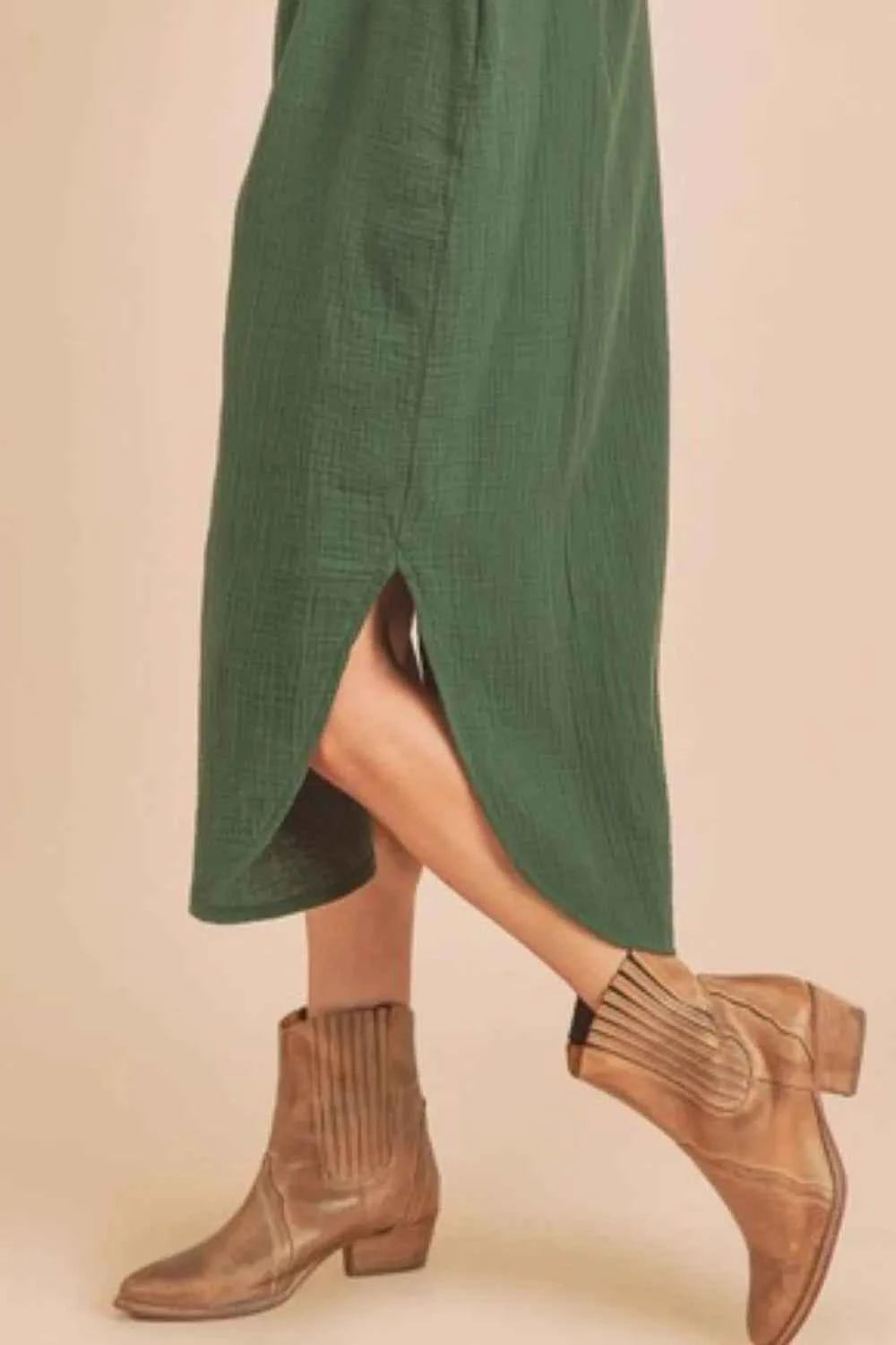 Aemi + Co Round Neck Midi Tank Dress with Pockets e68664eb-c6c5-4cb2-ab3f-069a4b92c085-Max