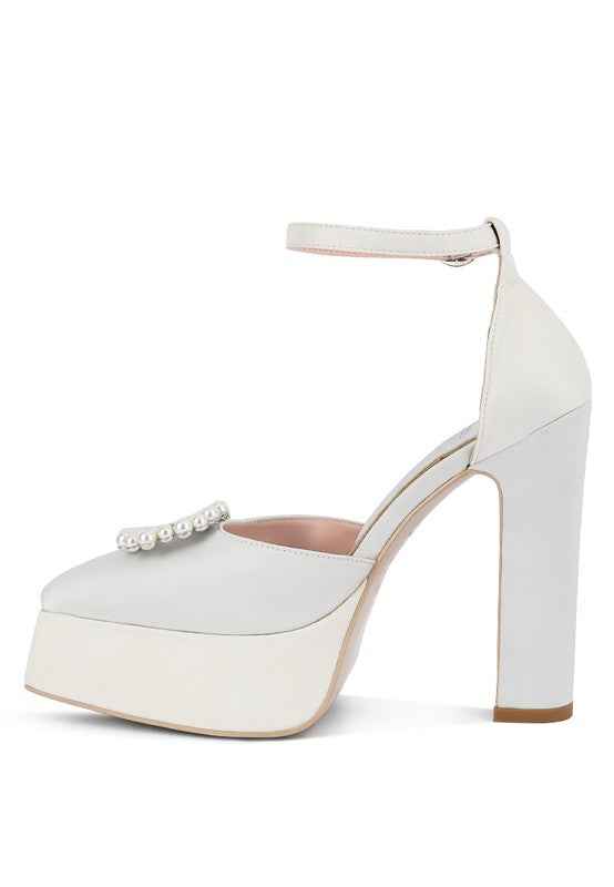 Maeissa Pearls Brooch Detail Block Heel Sandals e7130285-9b12-4673-b3ff-758948a2b8c5