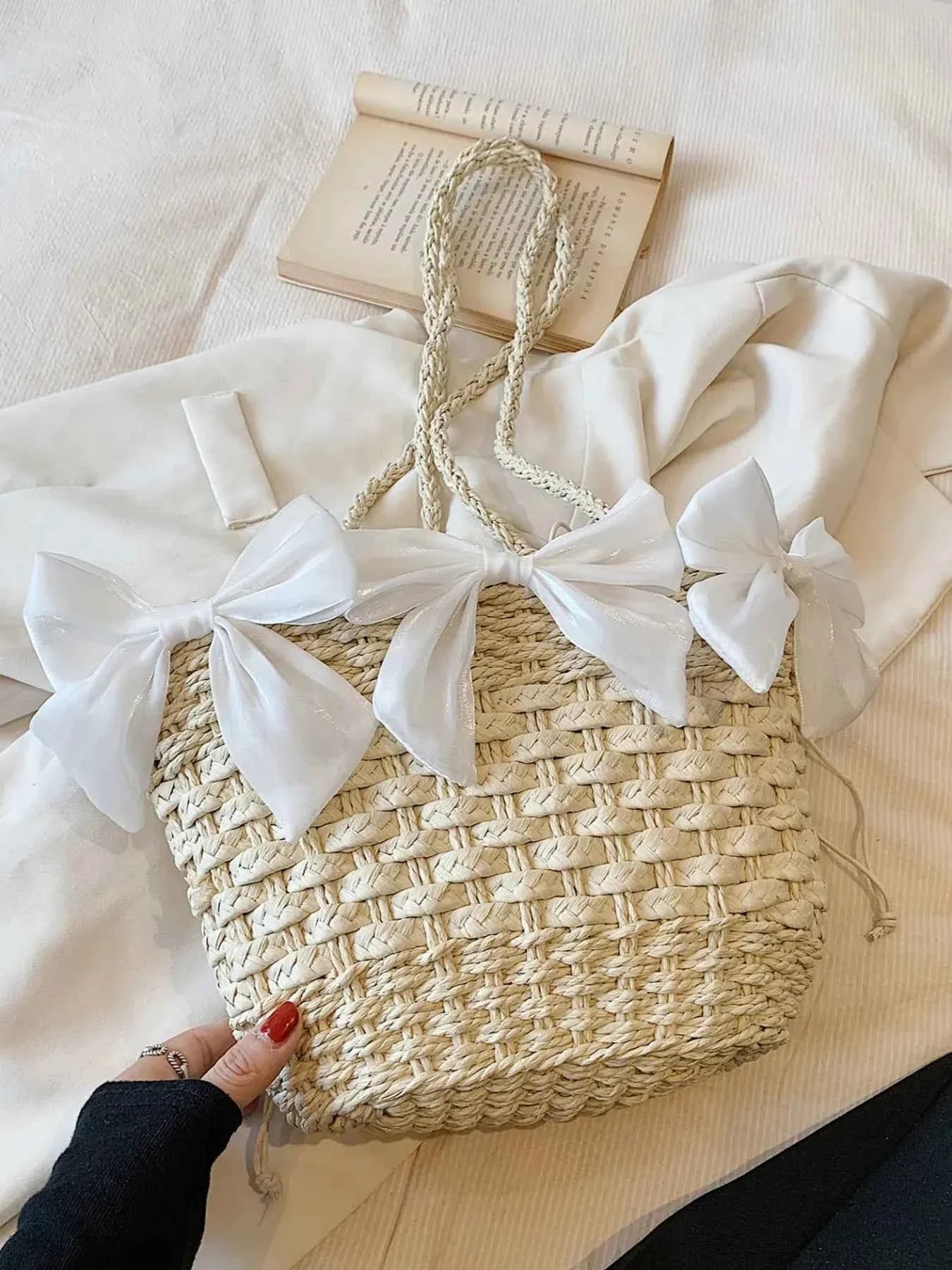 Bow Braided Shoulder Bag Beige onesize e76850a49950439f8fef8b9b0b669571-Max-Origin
